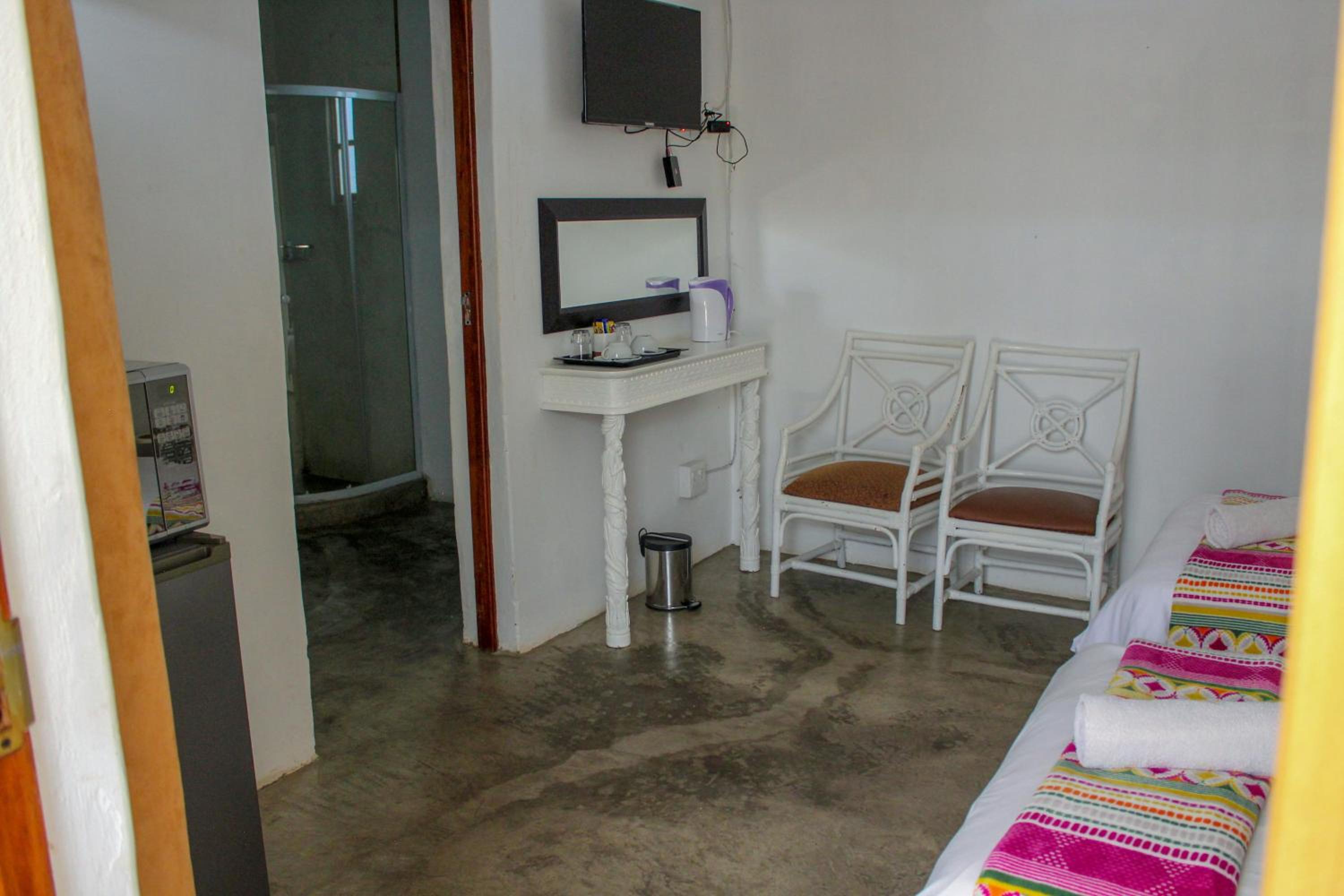 Standard Double or Twin Room - Photo 5