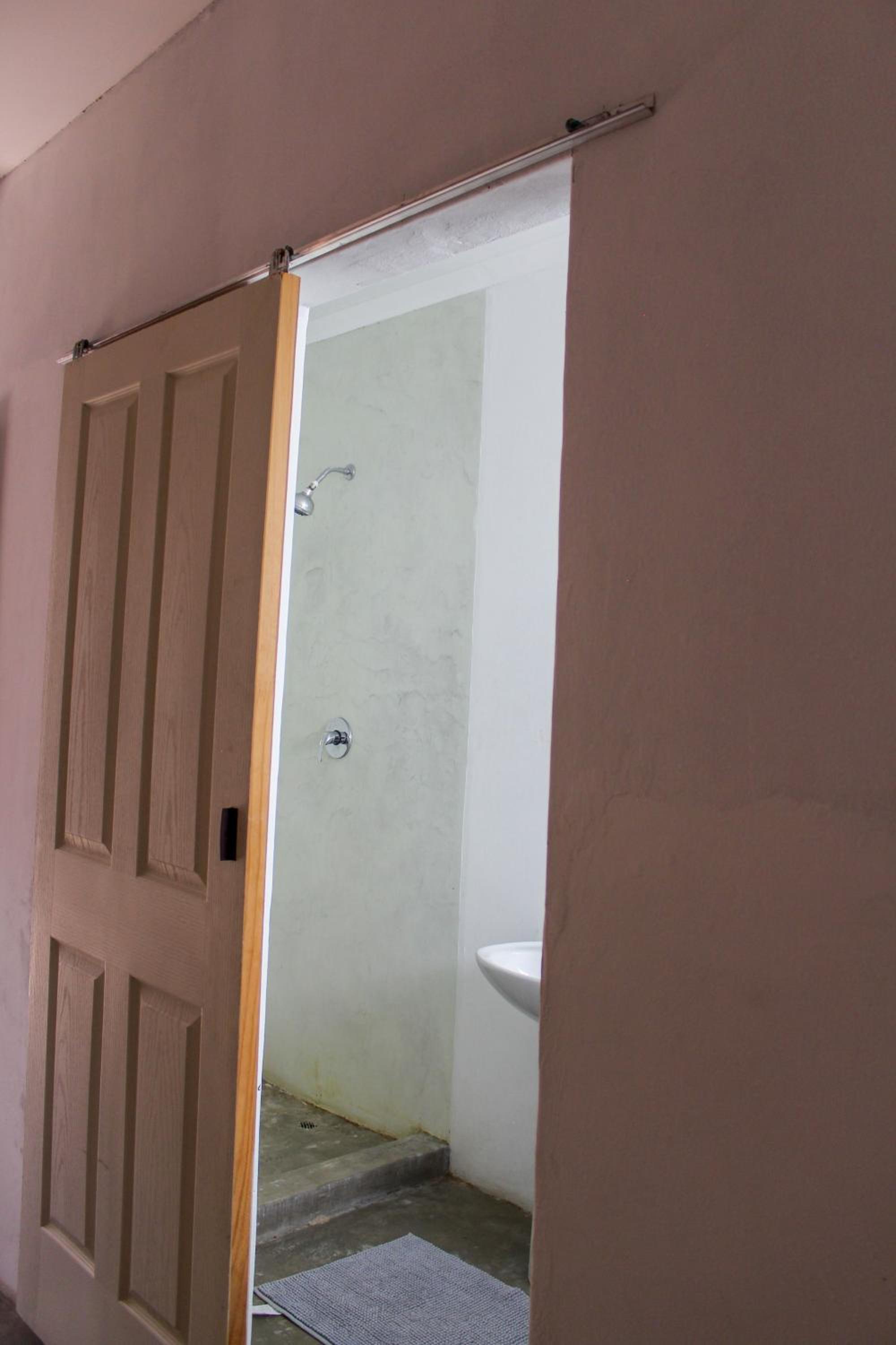 Twin Room with Shower - Photo 2