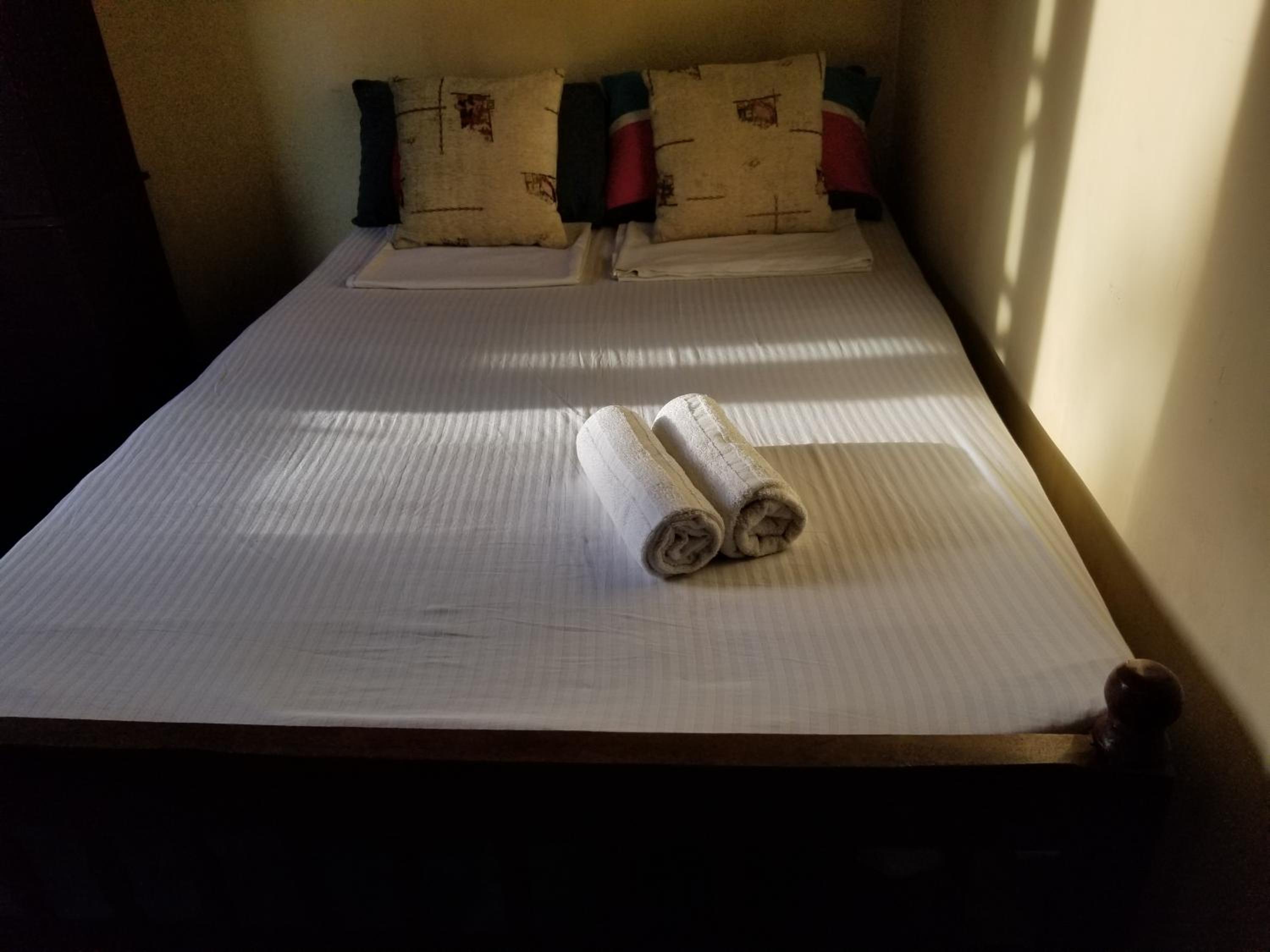 8-Bed Mixed Dormitory Room