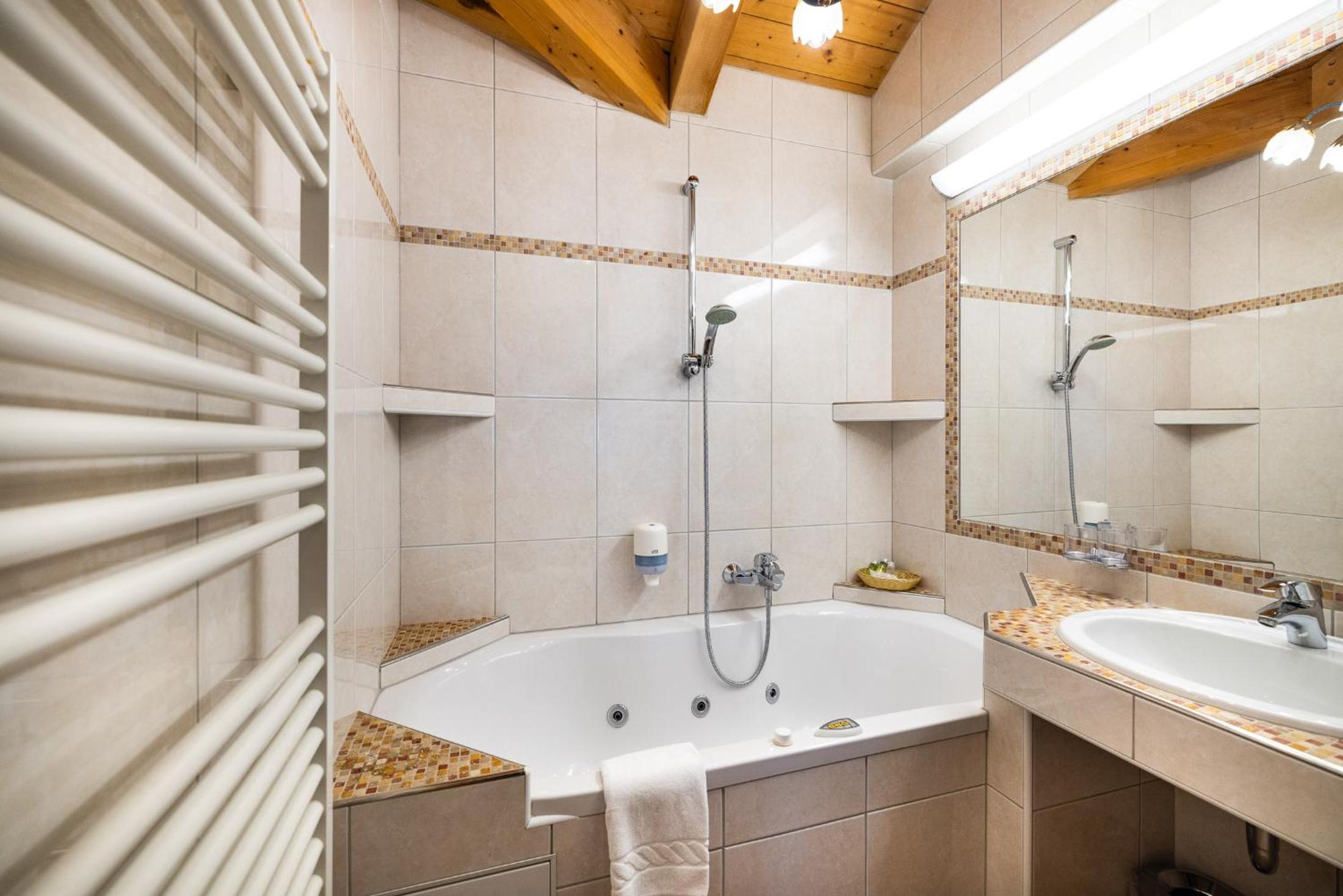 Quadruple Room with Bath
