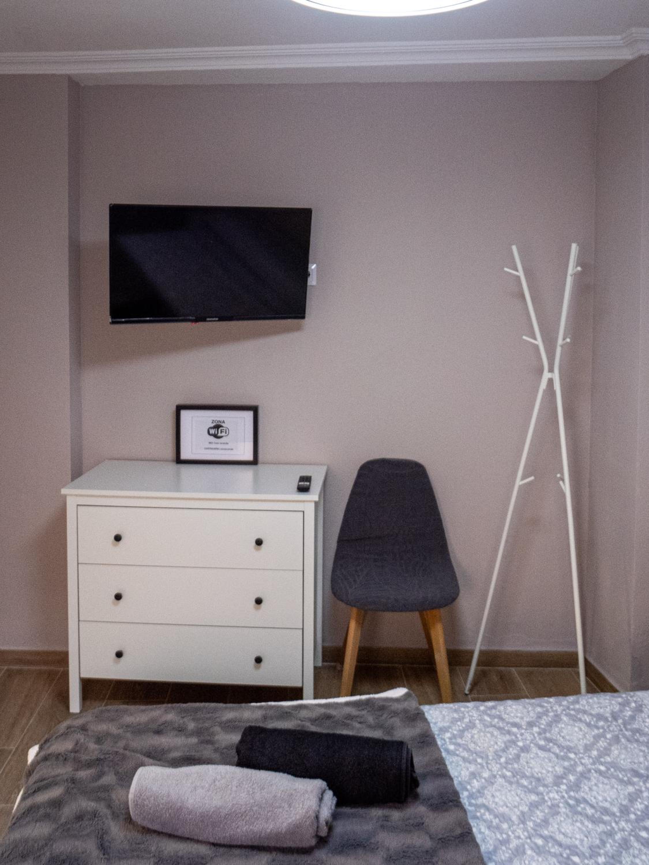Double Room with Private Bathroom photo 2