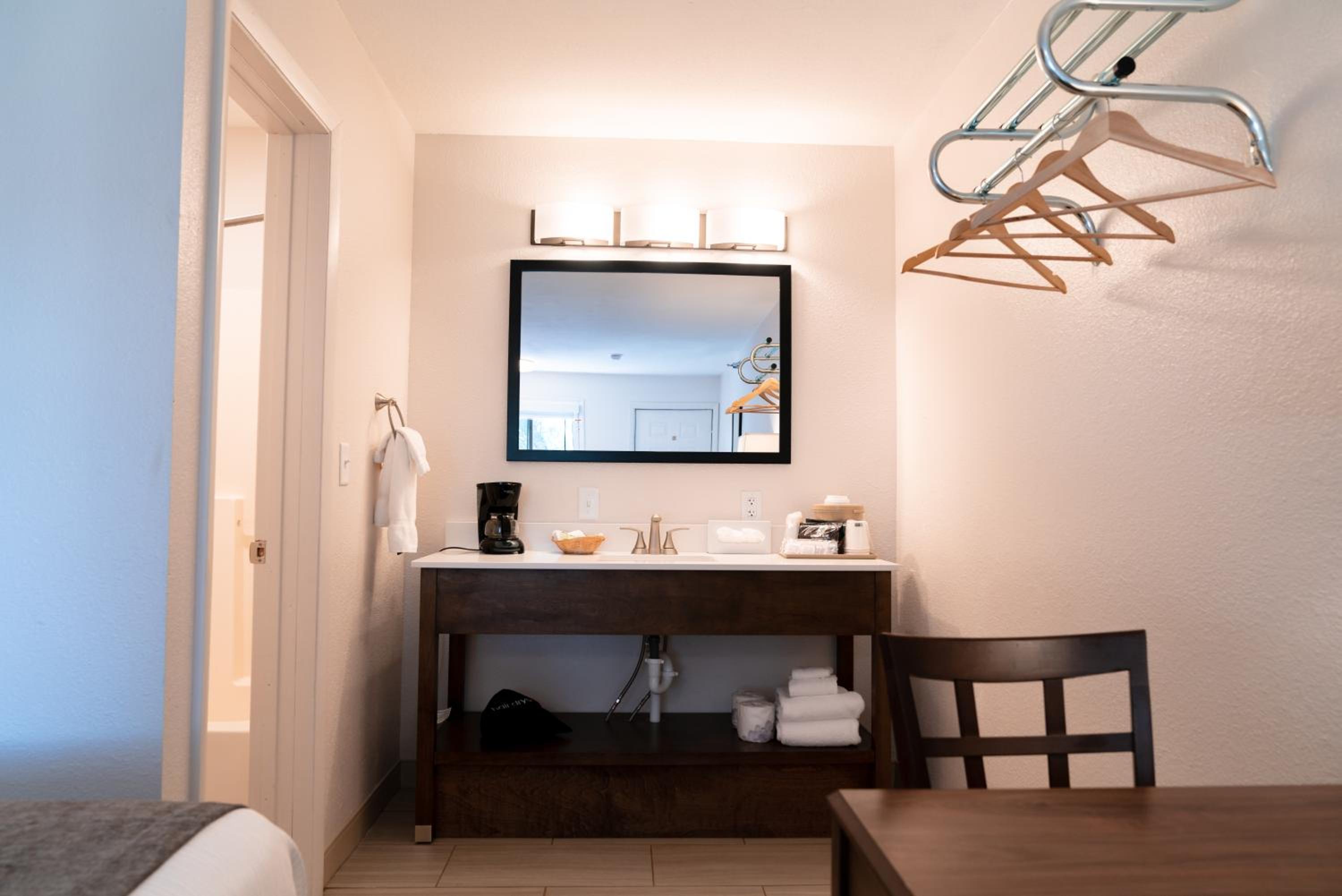 Deluxe Queen Room