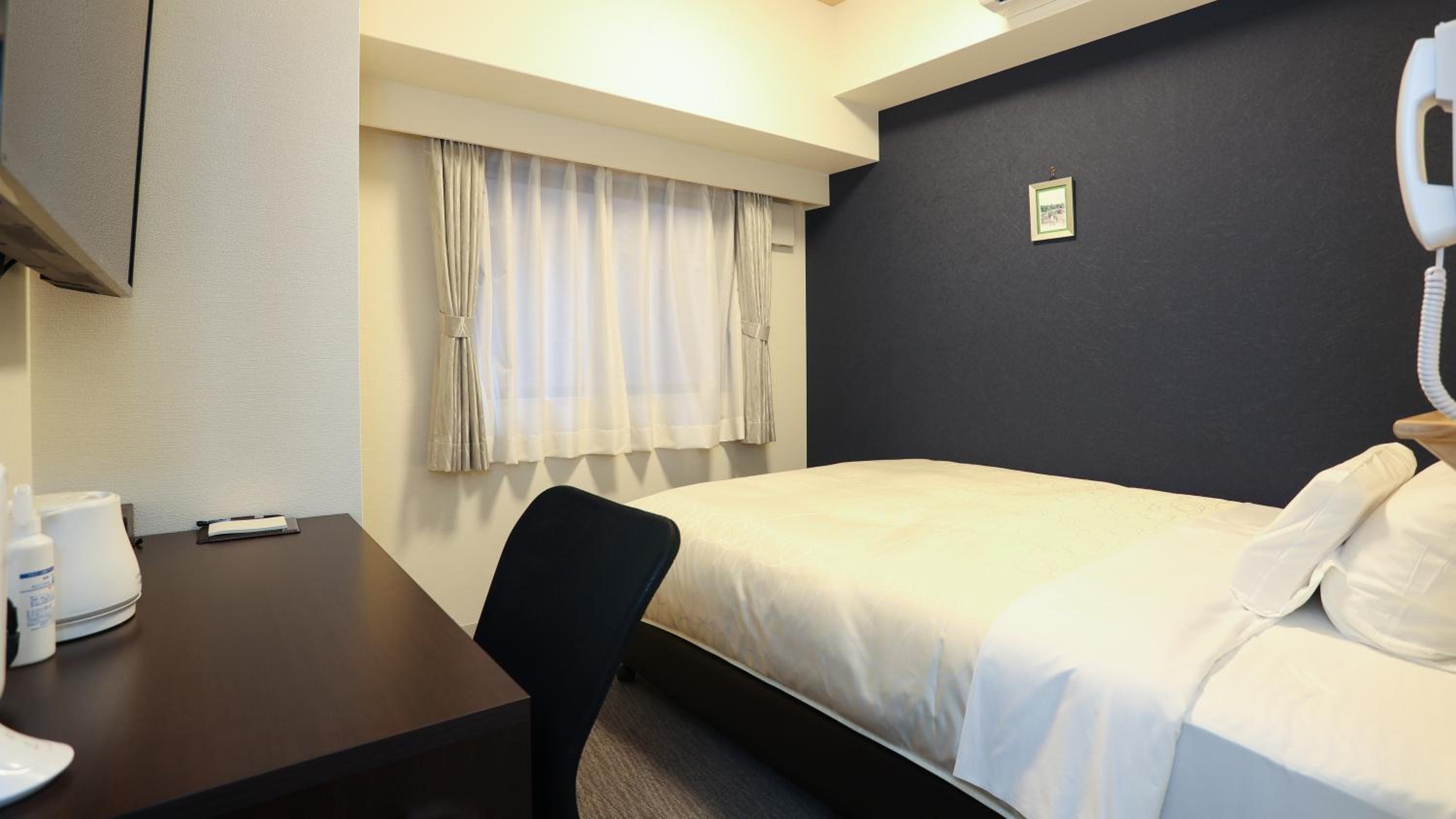 Single Room - Photo 1