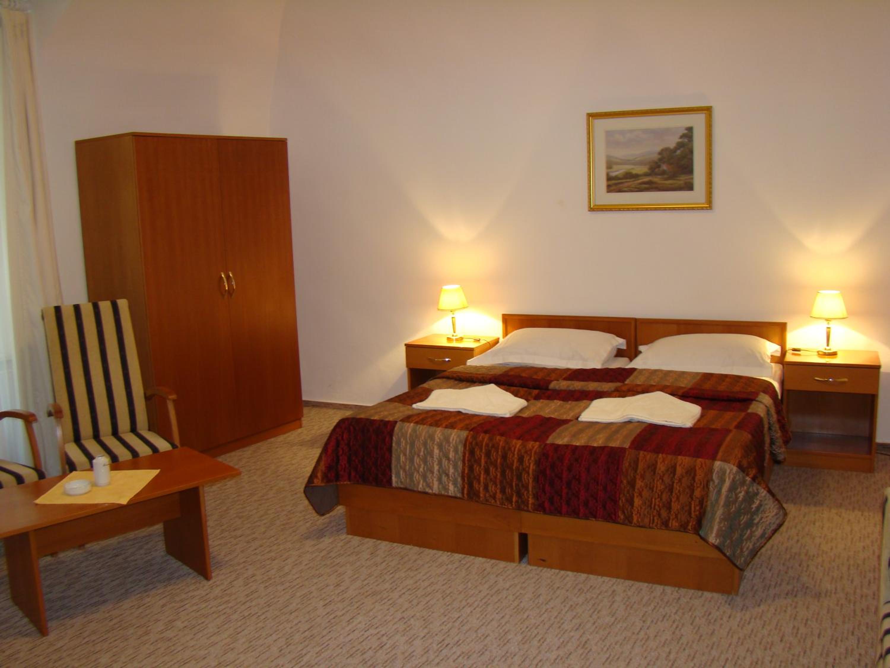 Economy Room - Photo 5