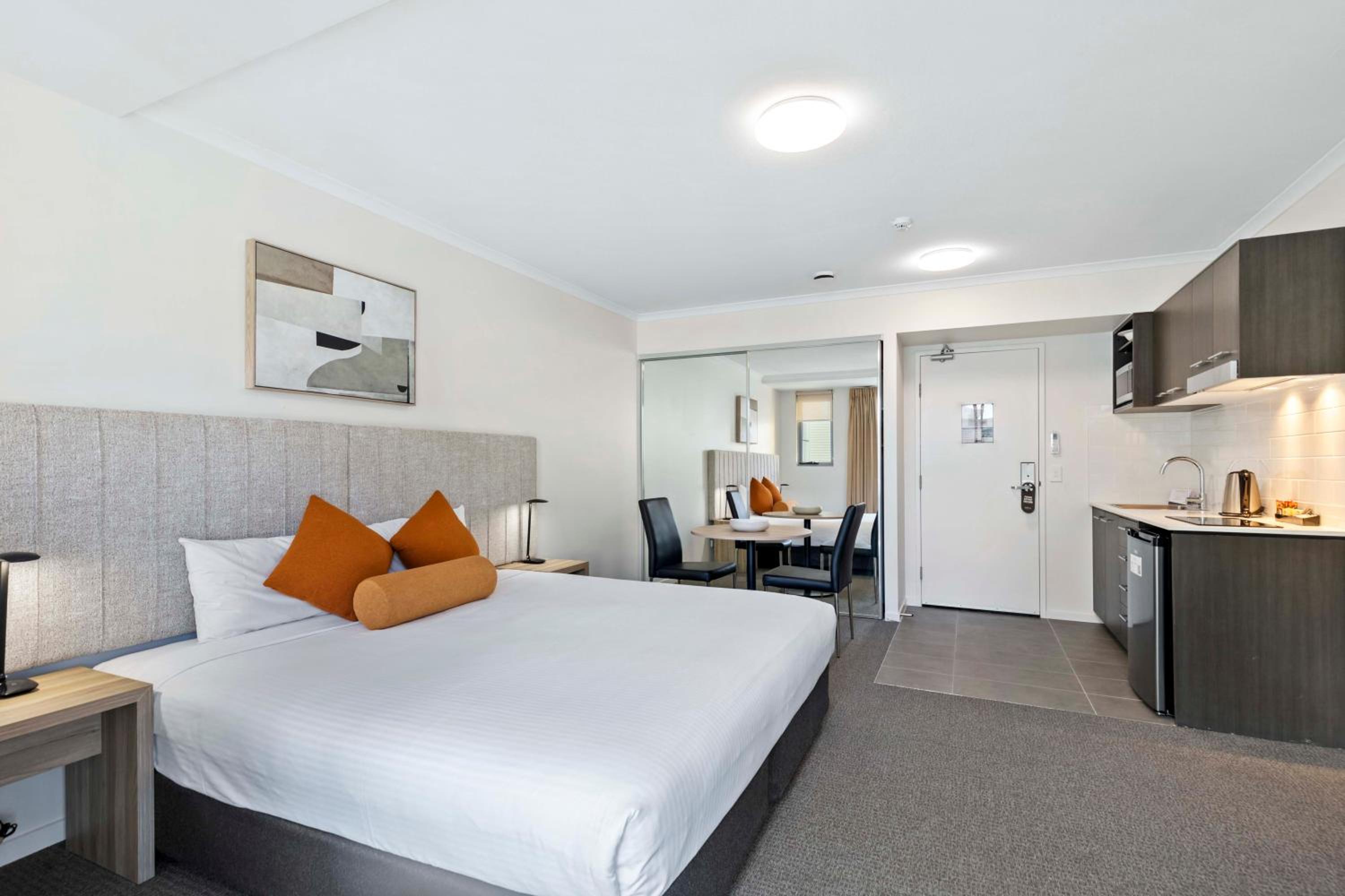 King Room with Roll-In Shower - Disability Access