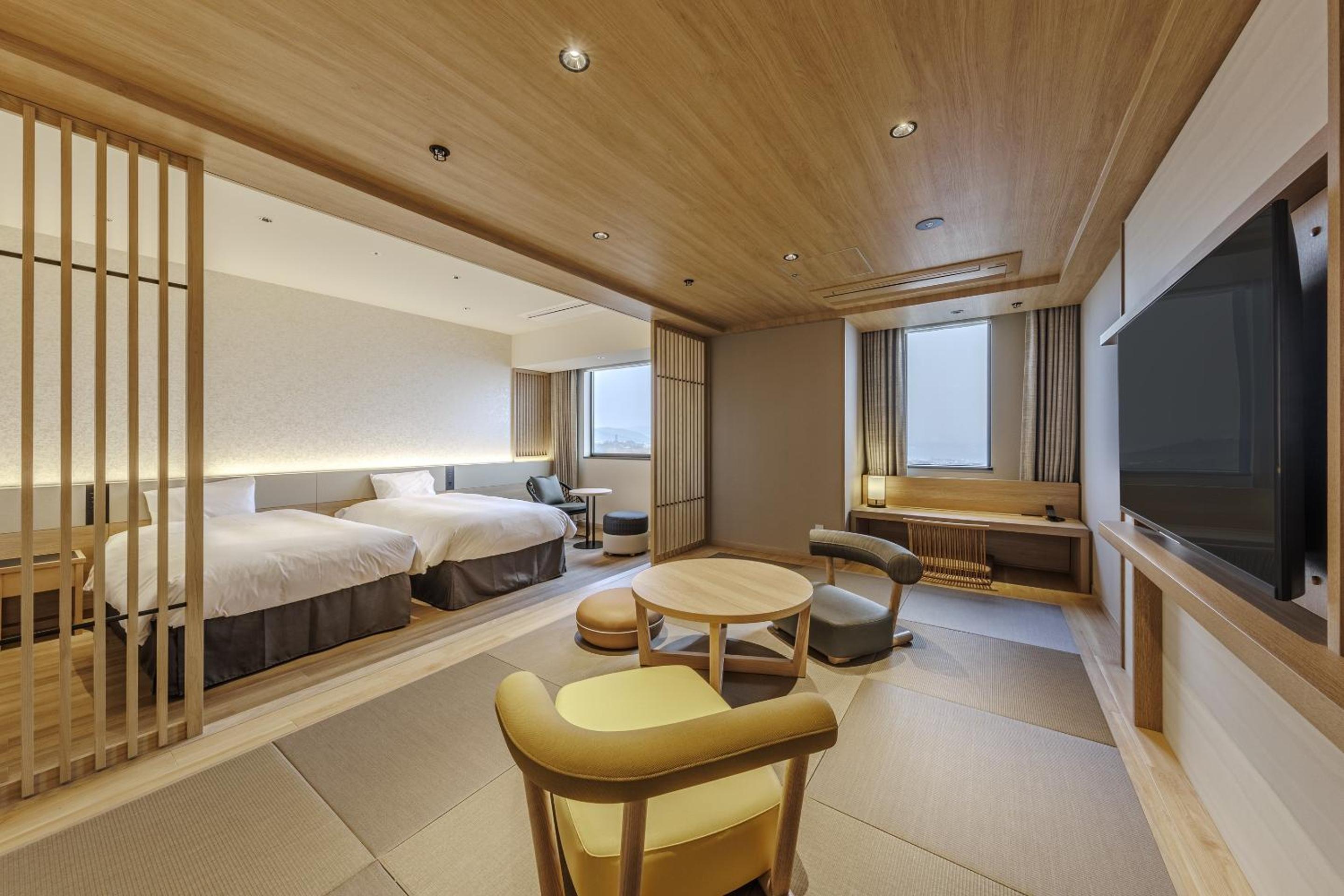 HOSHI KAN Deluxe Room with Tatami Area with Ocean View (58㎡) - Buffet Breakfast and Dinner Included (WA DINING HOSHI) - The Number of Beds / Futons Depends on the Number of Guests
