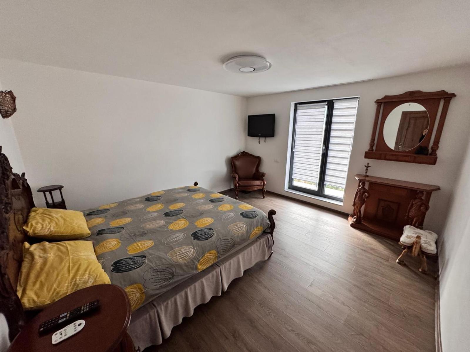 Deluxe Room (2 Adults + 1 Child) photo 1
