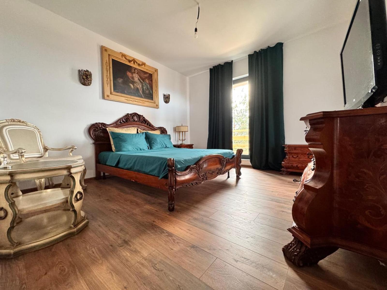 Deluxe Double Room (2 Adults + 1 Child) photo 2