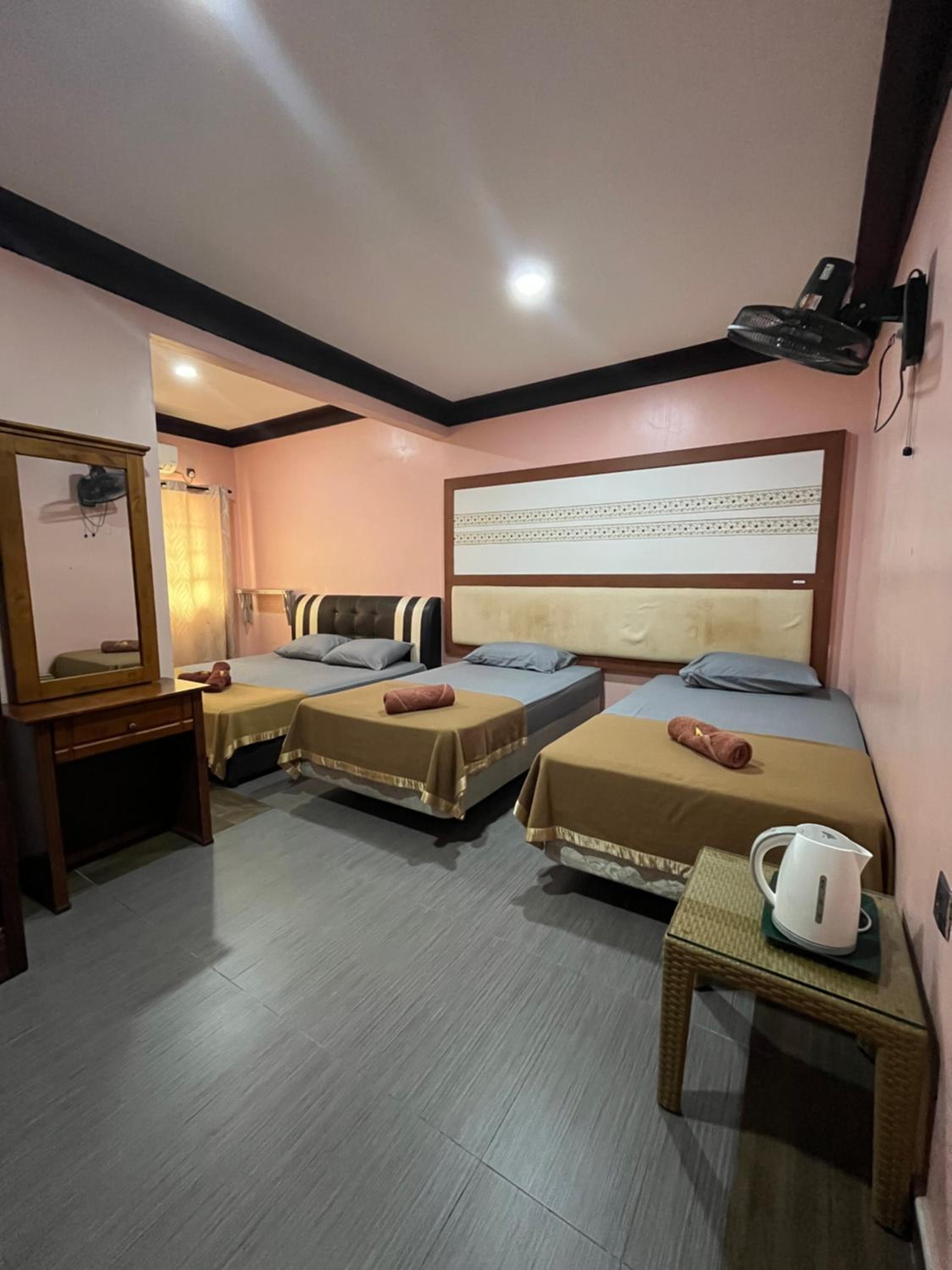 Quadruple Room photo 2
