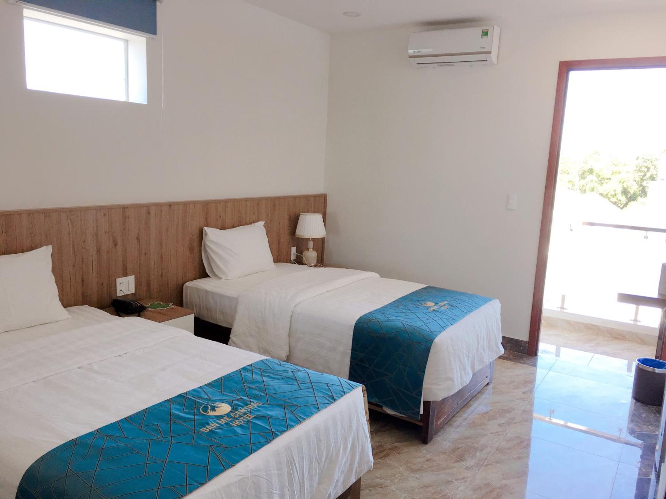 Superior Twin Room with City View photo 1