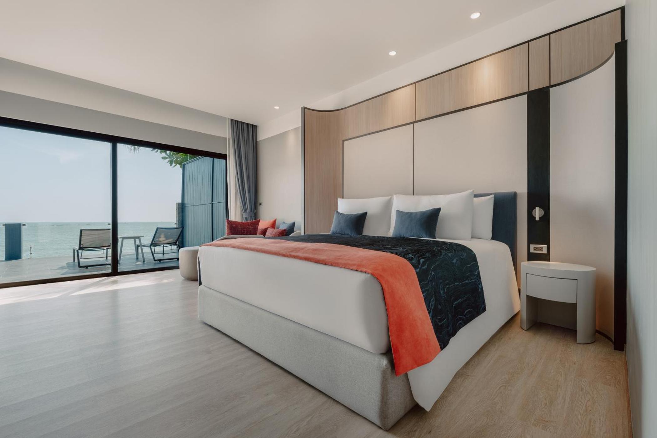 Deluxe Double Room with Ocean view (2 adults)