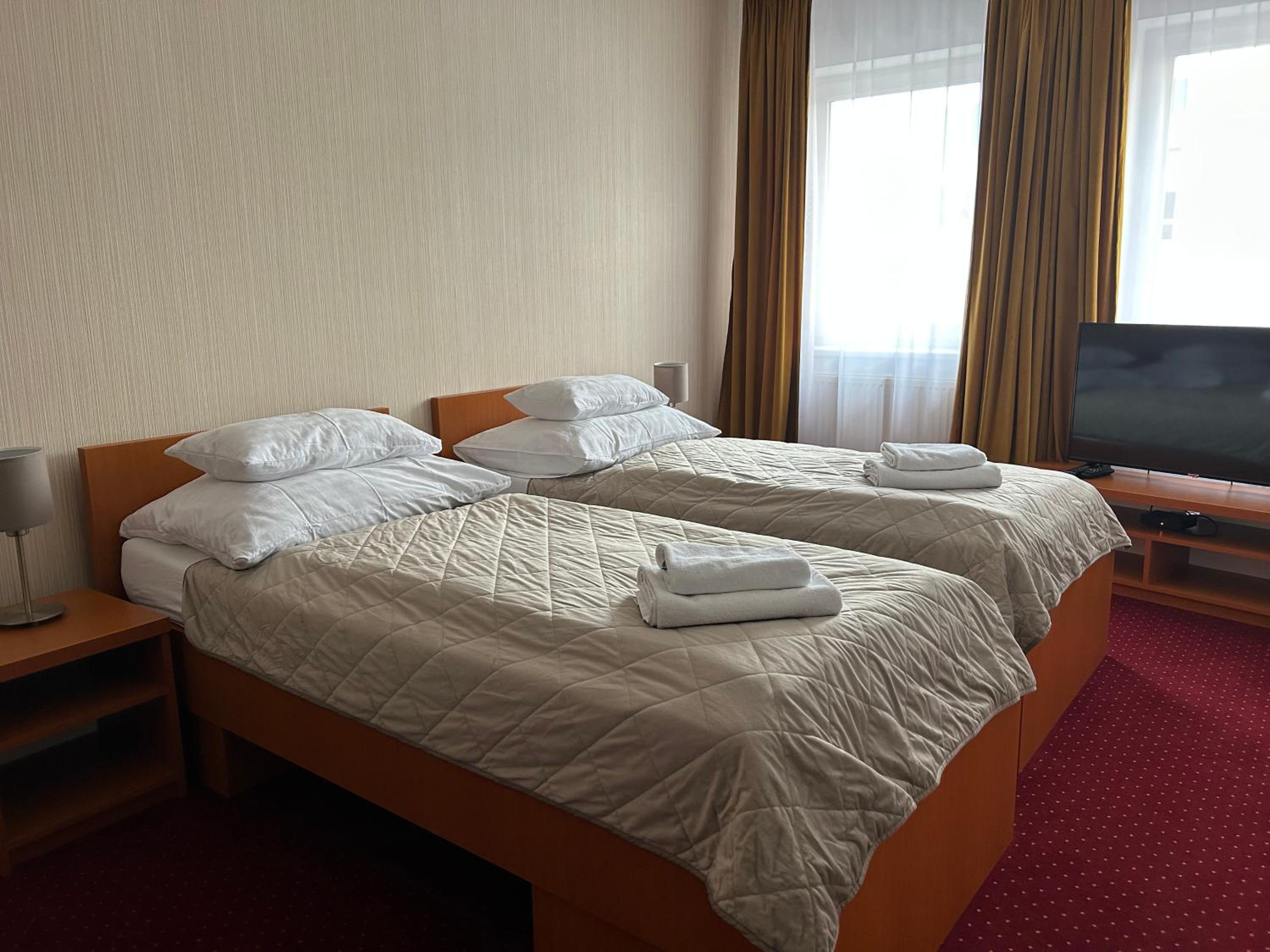 Standard Triple Room - Photo 8