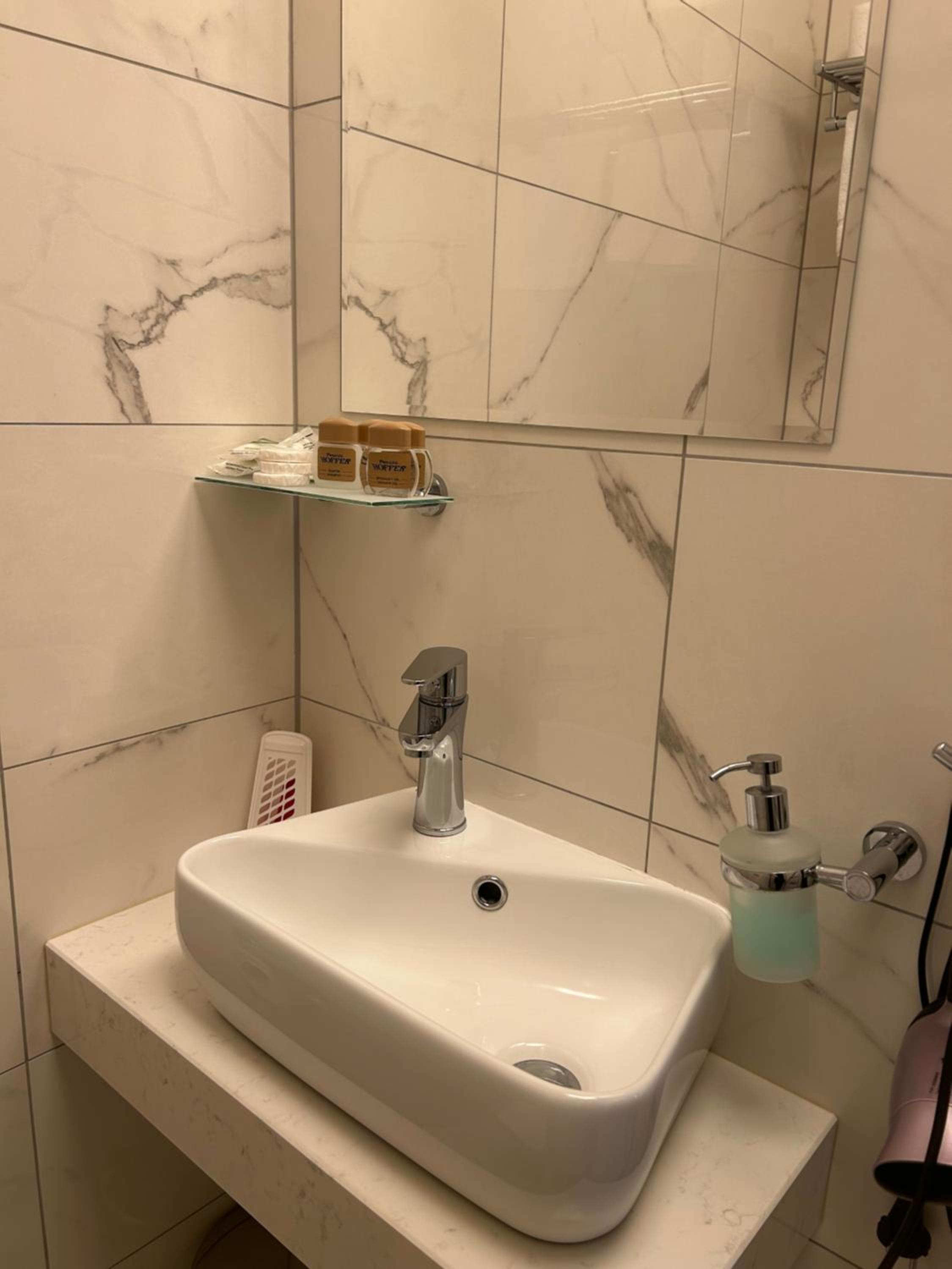 Standard Triple Room - Photo 3