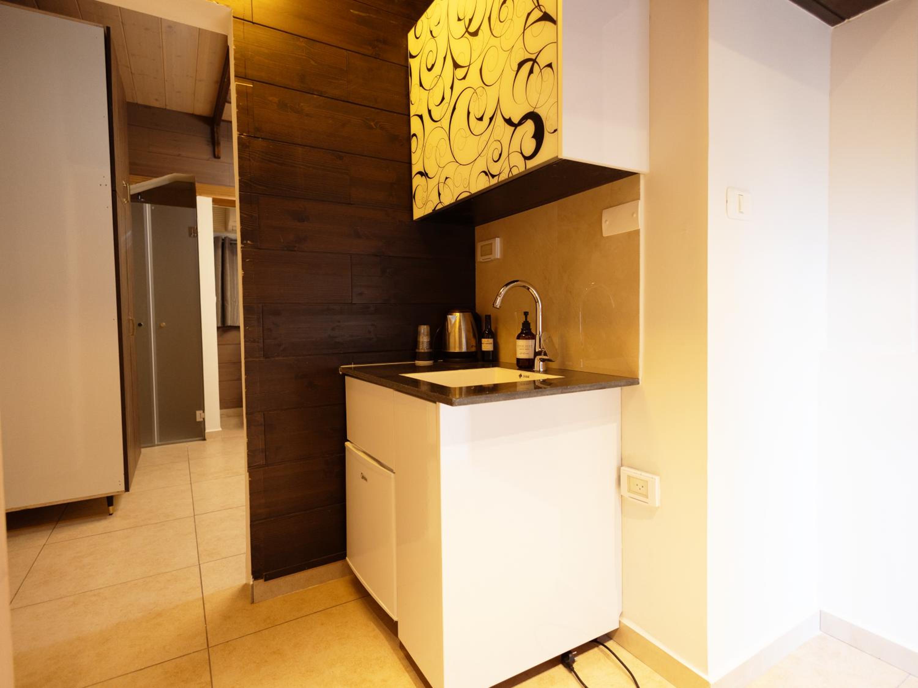Deluxe Double or Twin Room - Photo 4