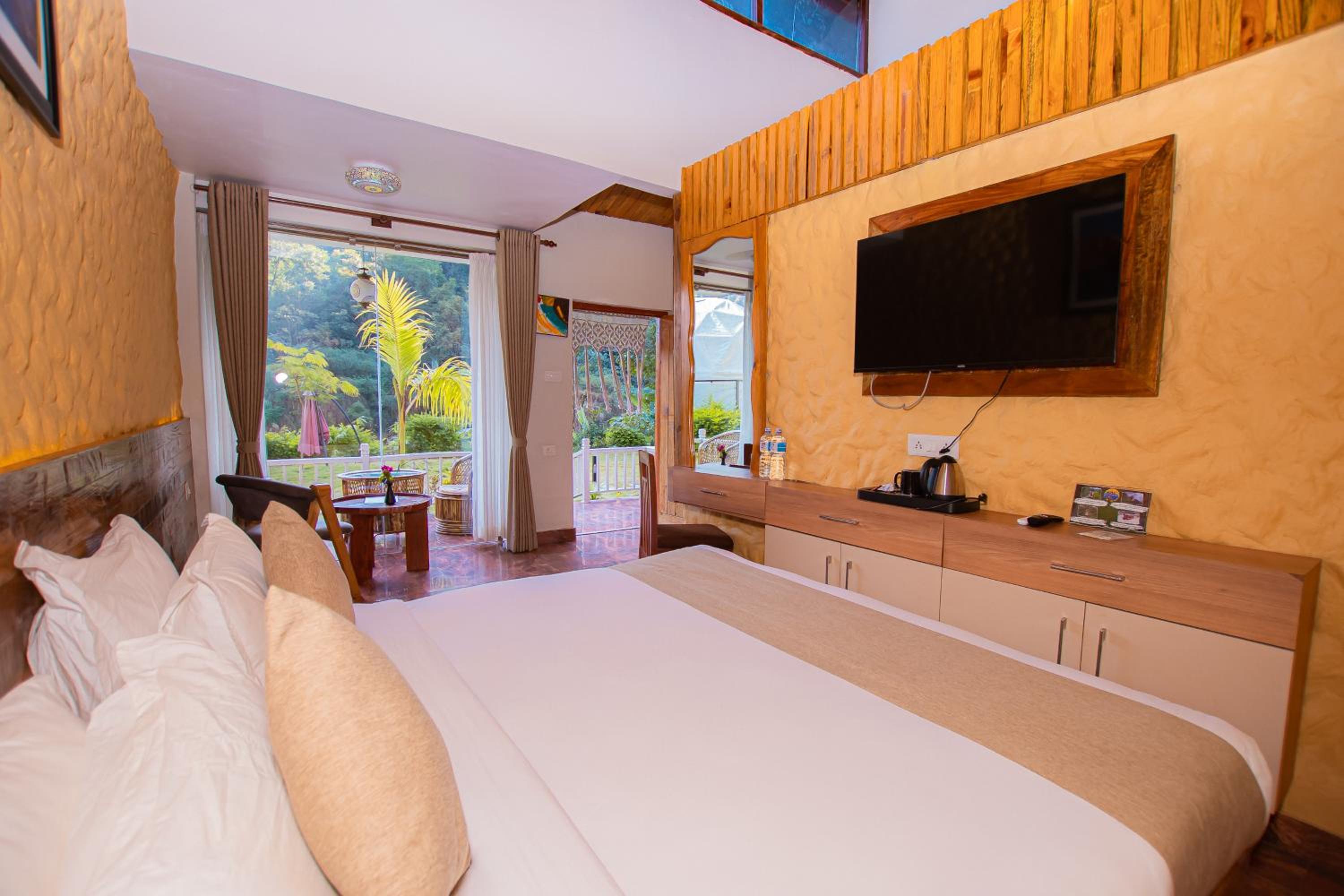 Deluxe Suite photo 2