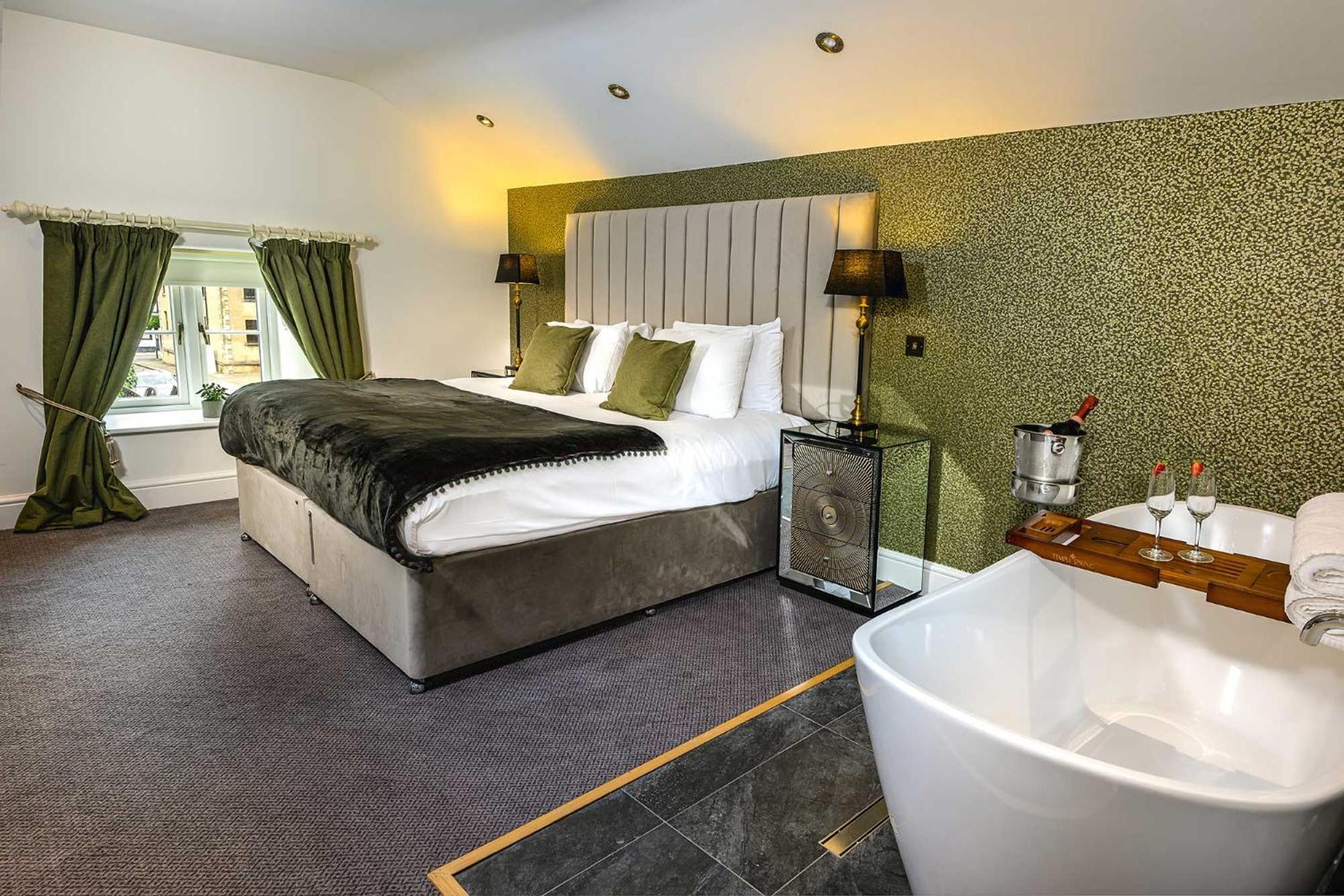 Deluxe Double Room with Bath