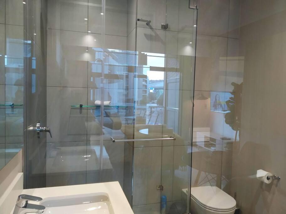 Studio Apartment with Balcony photo 3