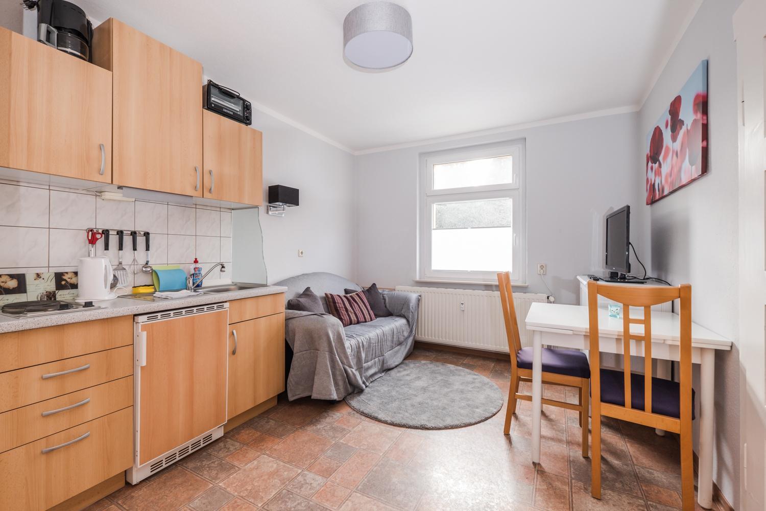 One-Bedroom Apartment with Balcony and Mountain View photo 3
