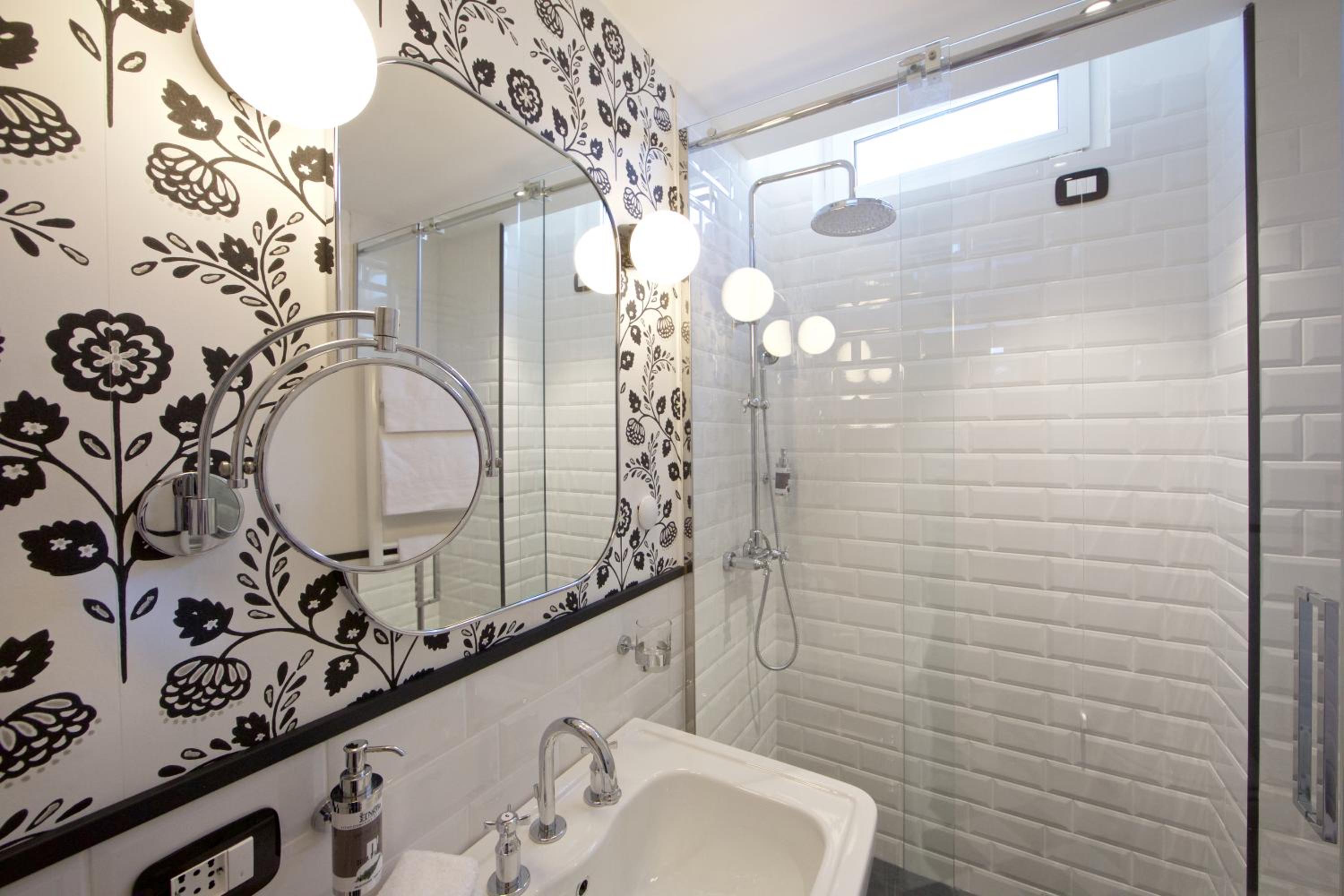 Classic Double or Twin Room - Photo 31