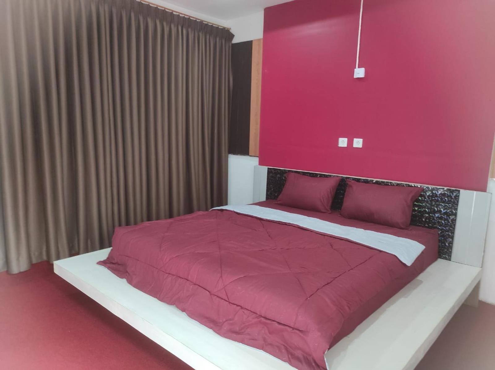 Double or Twin Room with Balcony photo 3