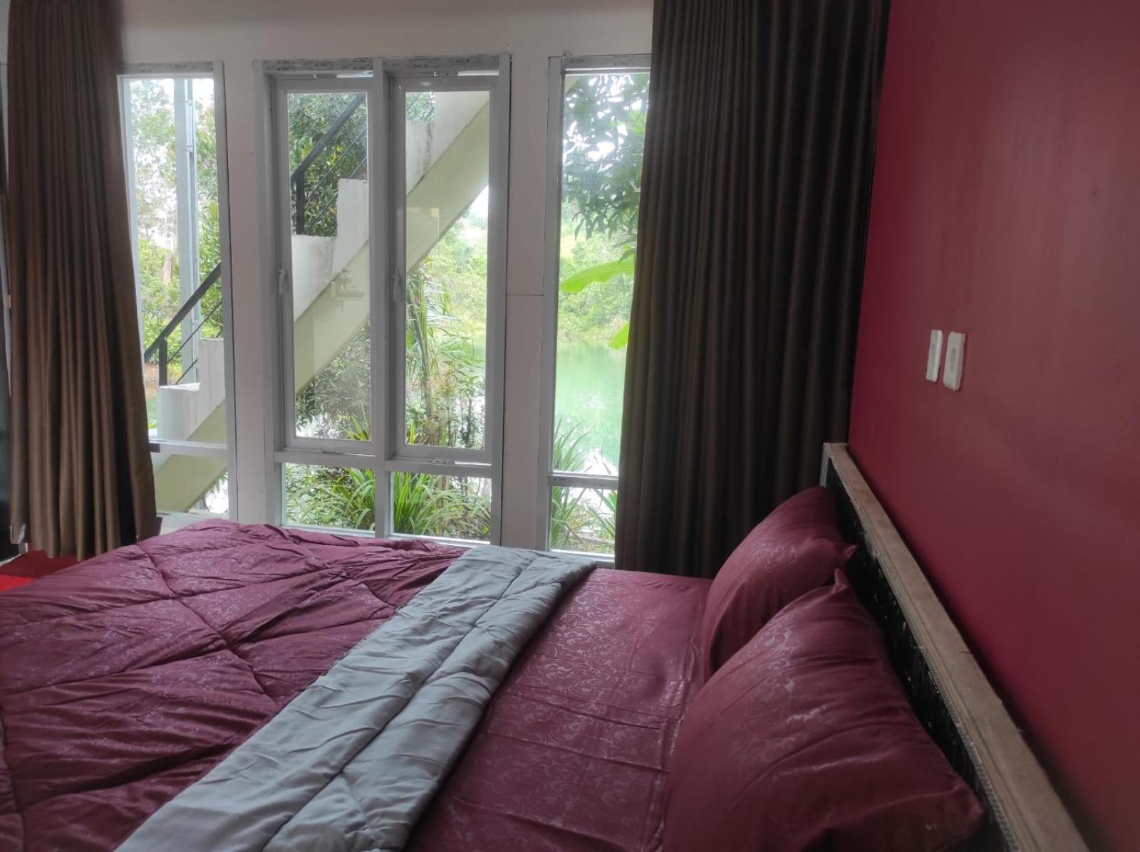 Double Room with Balcony (2 Adults + 1 Child) photo 1