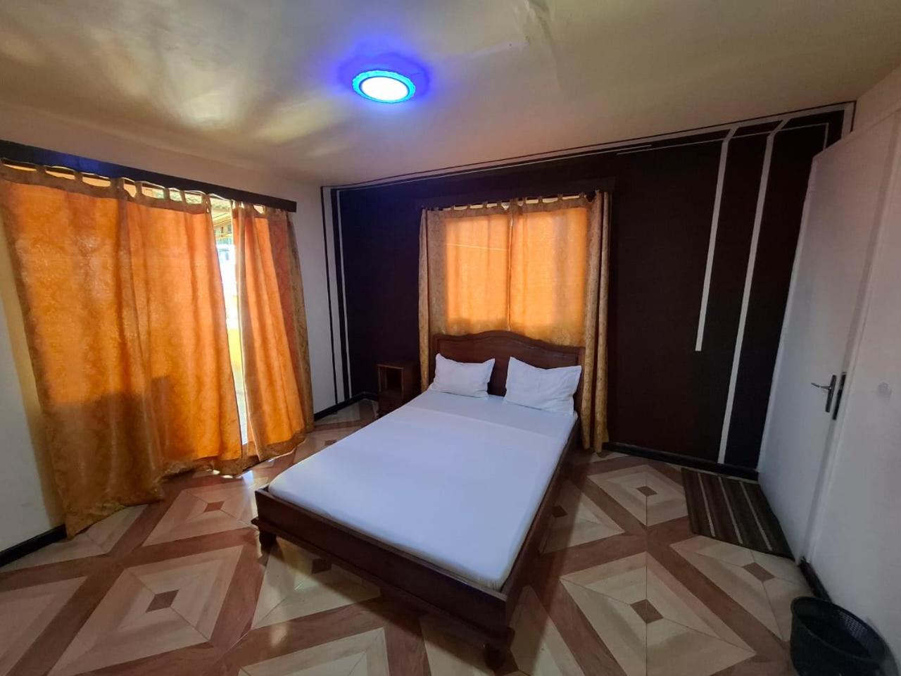 Economy Double Room photo 3