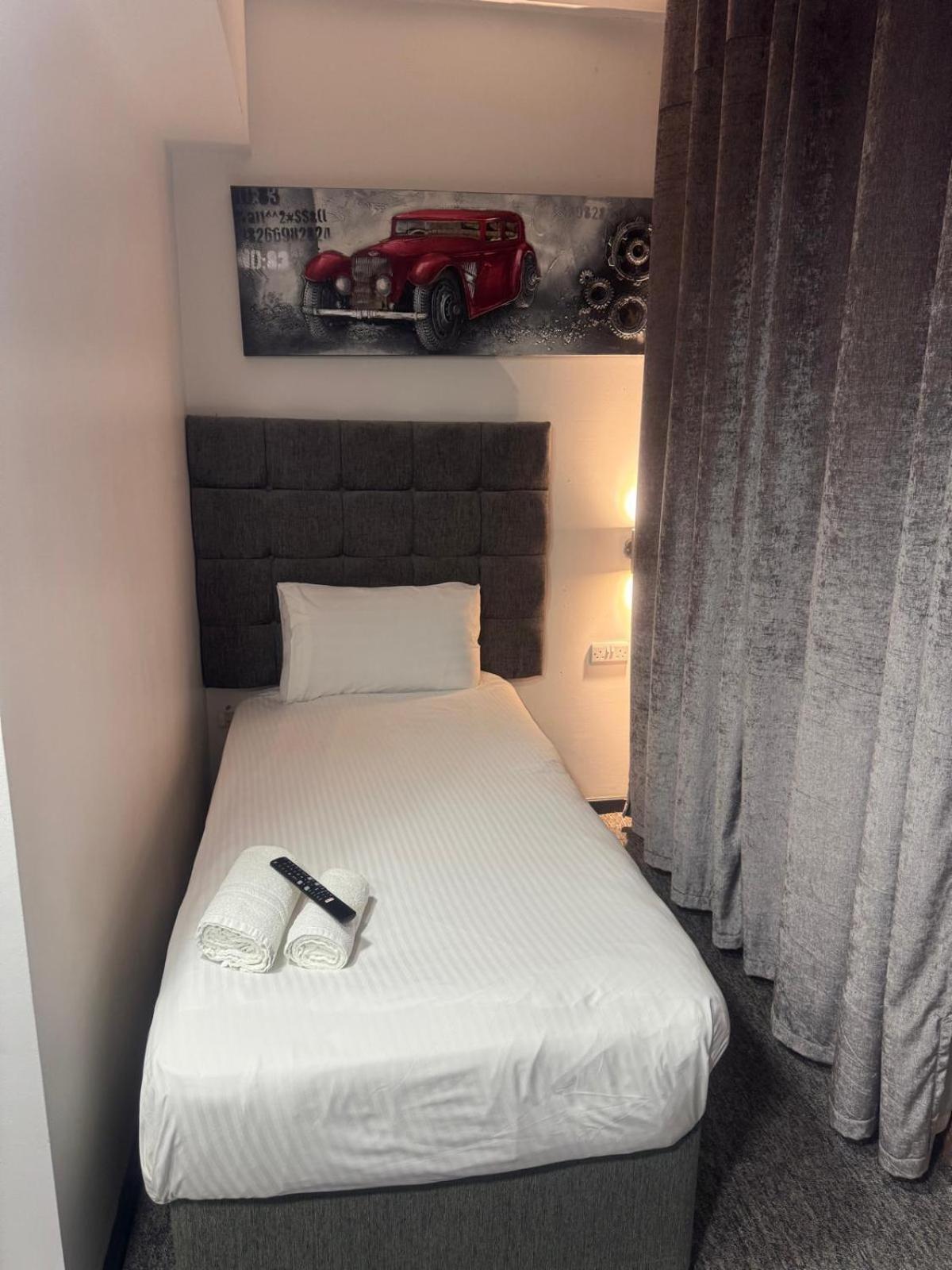 Large Single Room photo 2