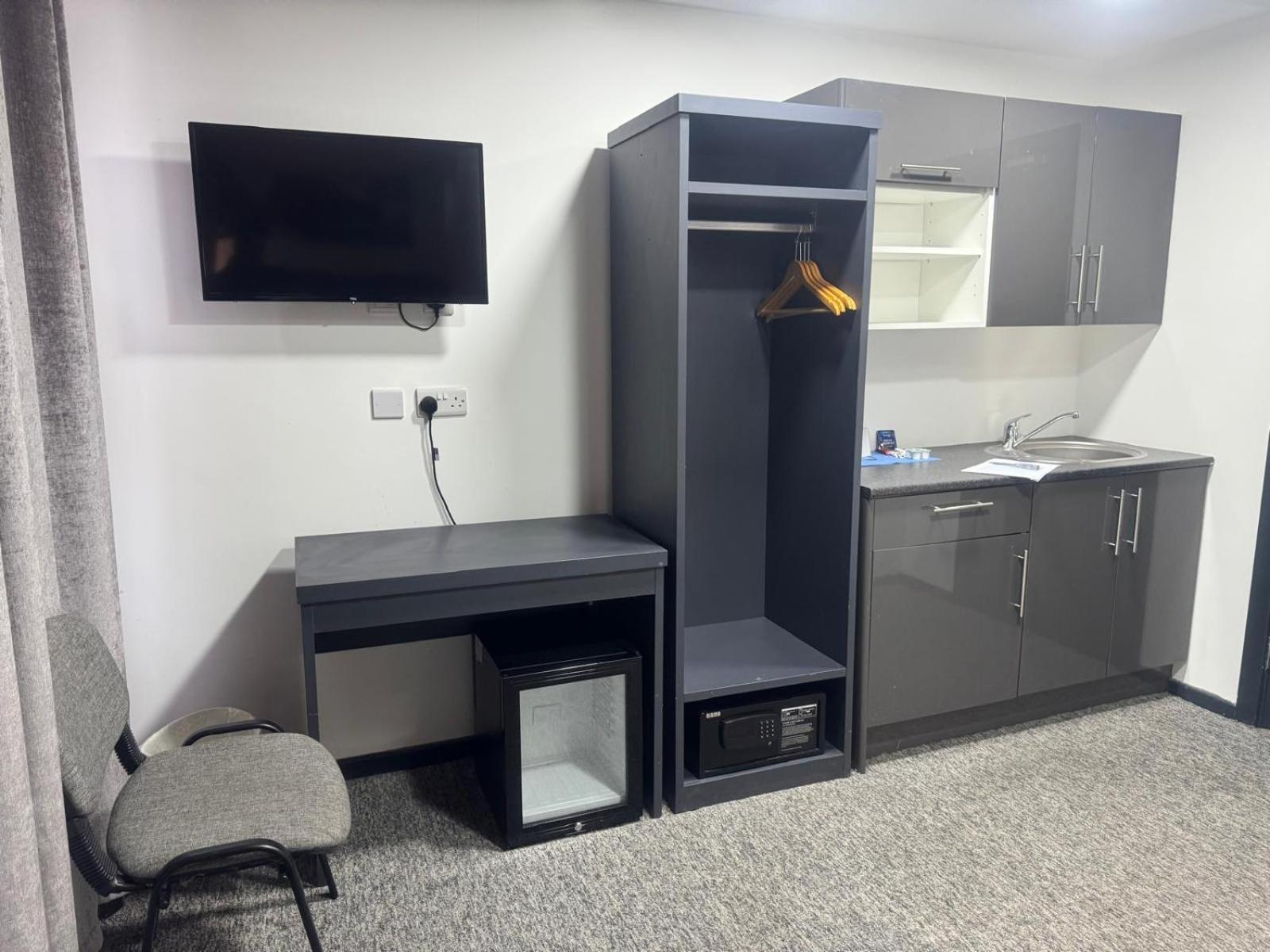 Large Single Room photo 3