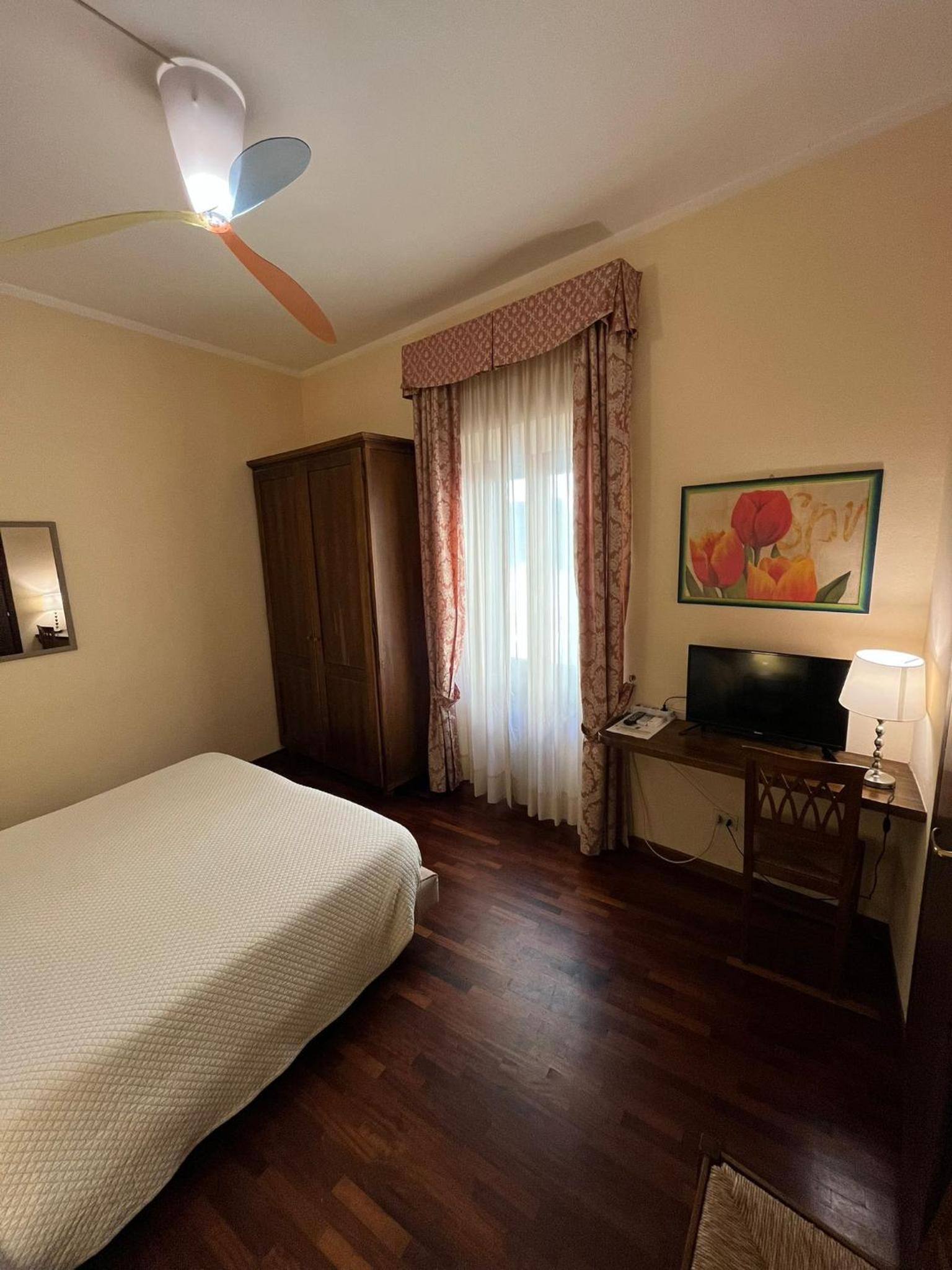 Large Double Room