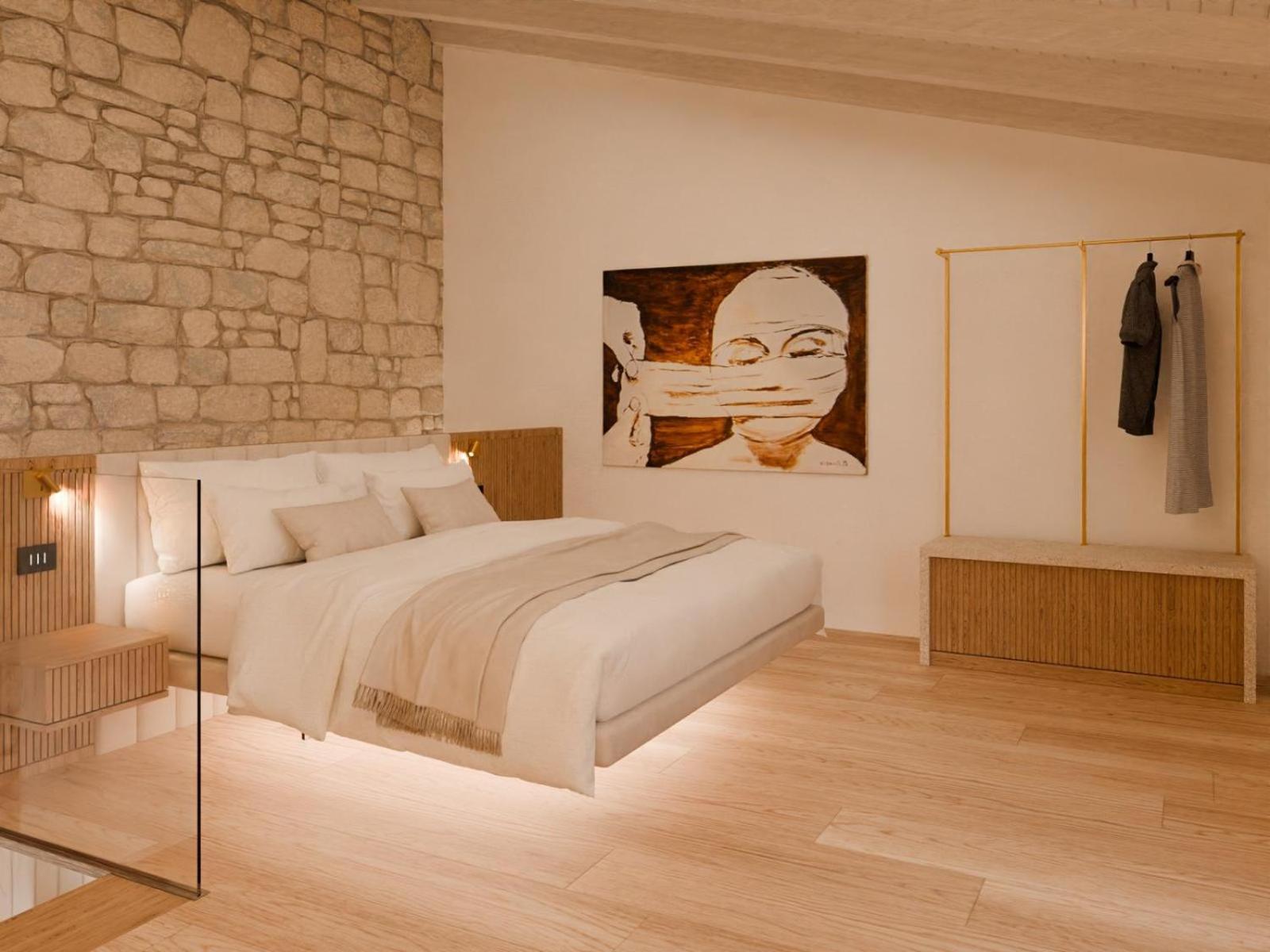 Deluxe Suite with Spa Bath - Photo 4