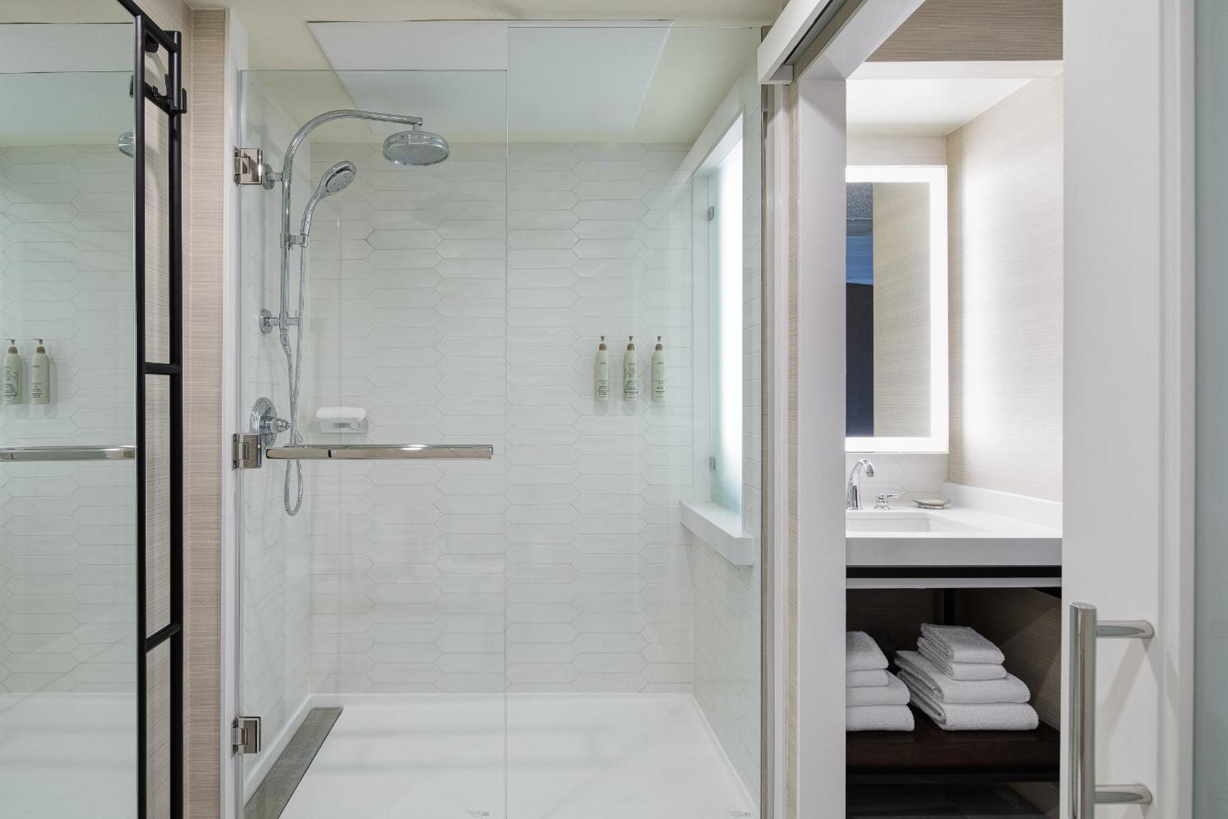 King Suite with Sofa Bed and Adapted Tub - Mobility and Hearing Accessible - Photo 5