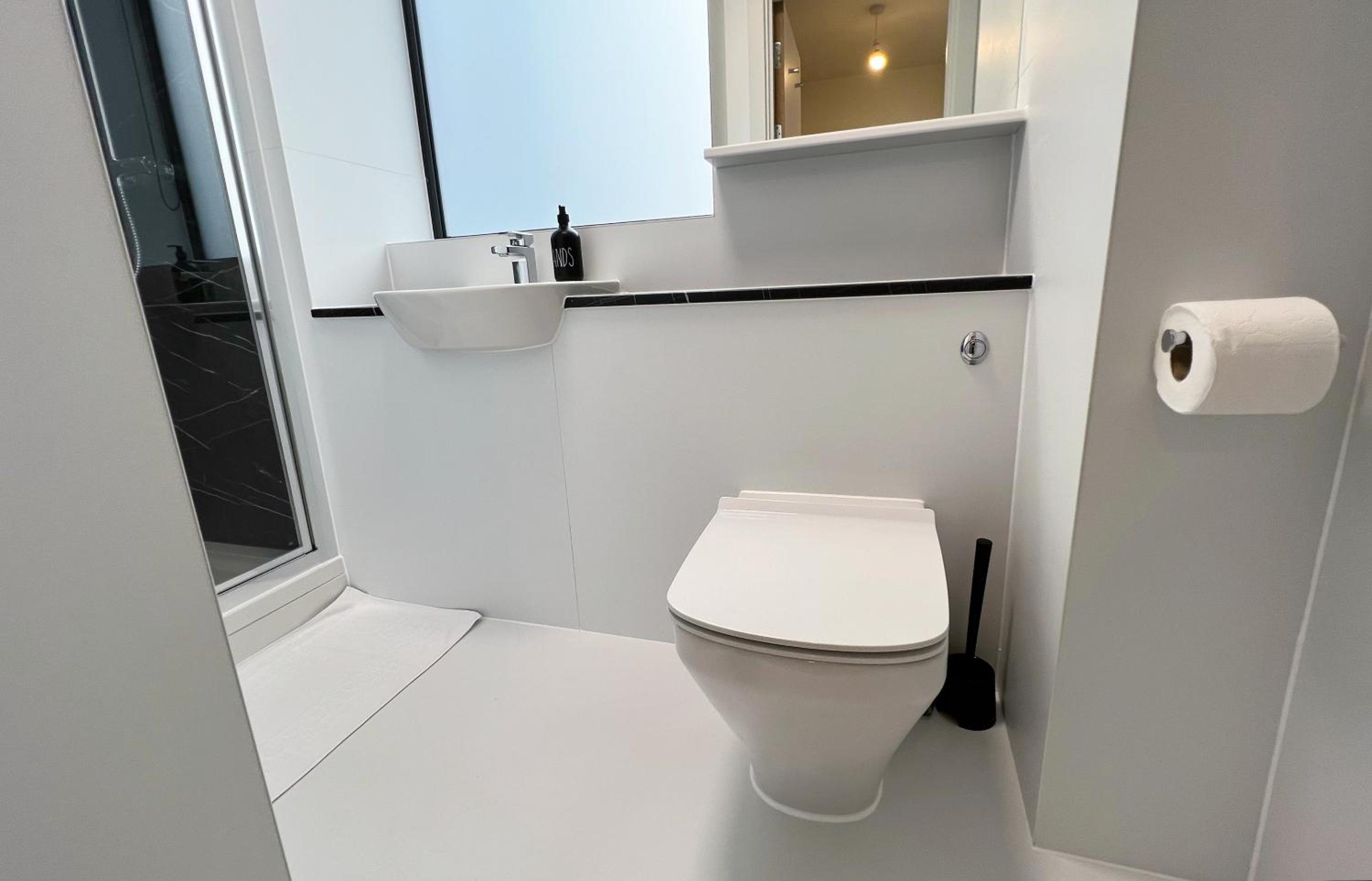 One-Bedroom Deluxe Apartment