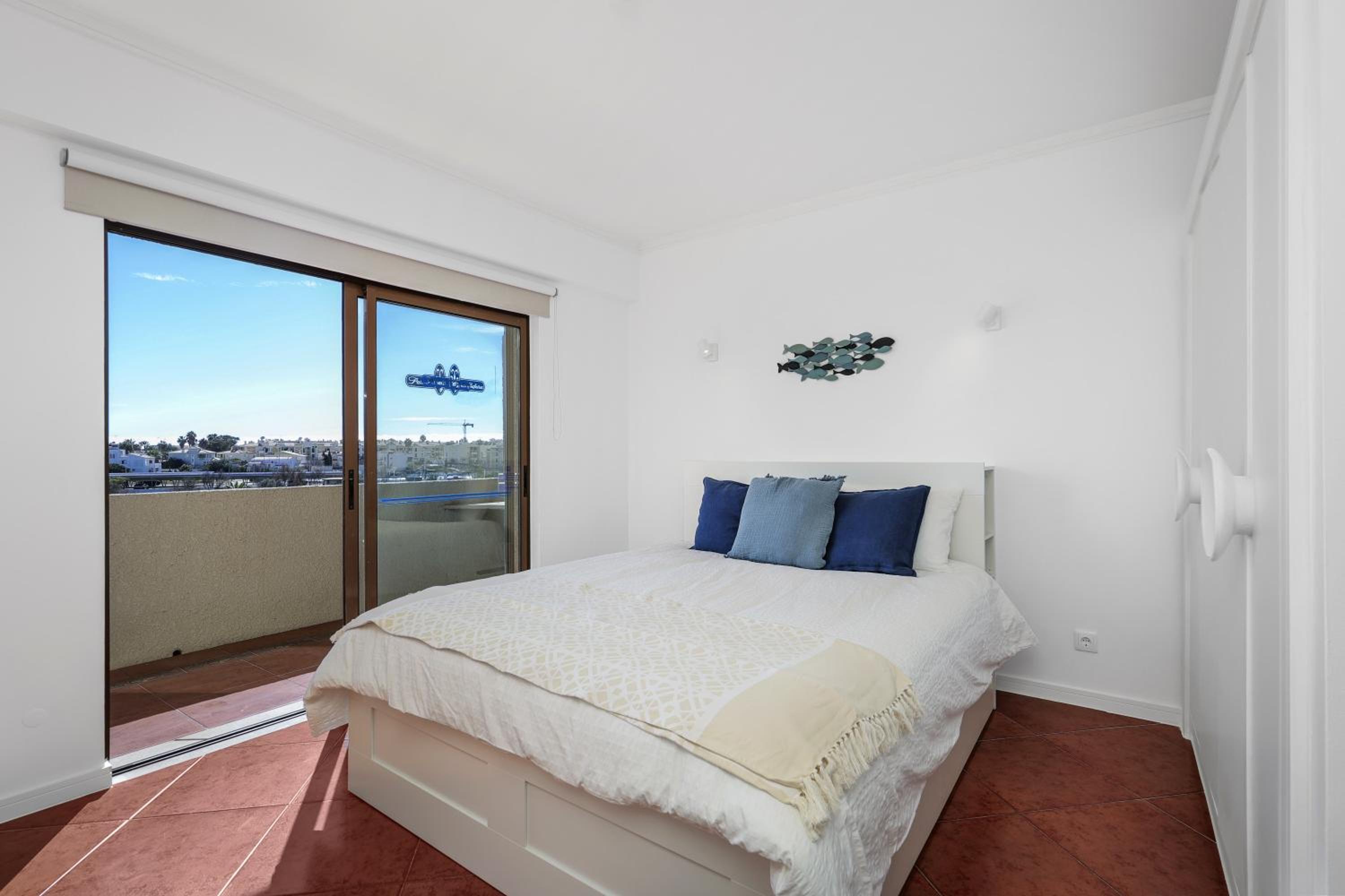 Superior One-Bedroom Apartment