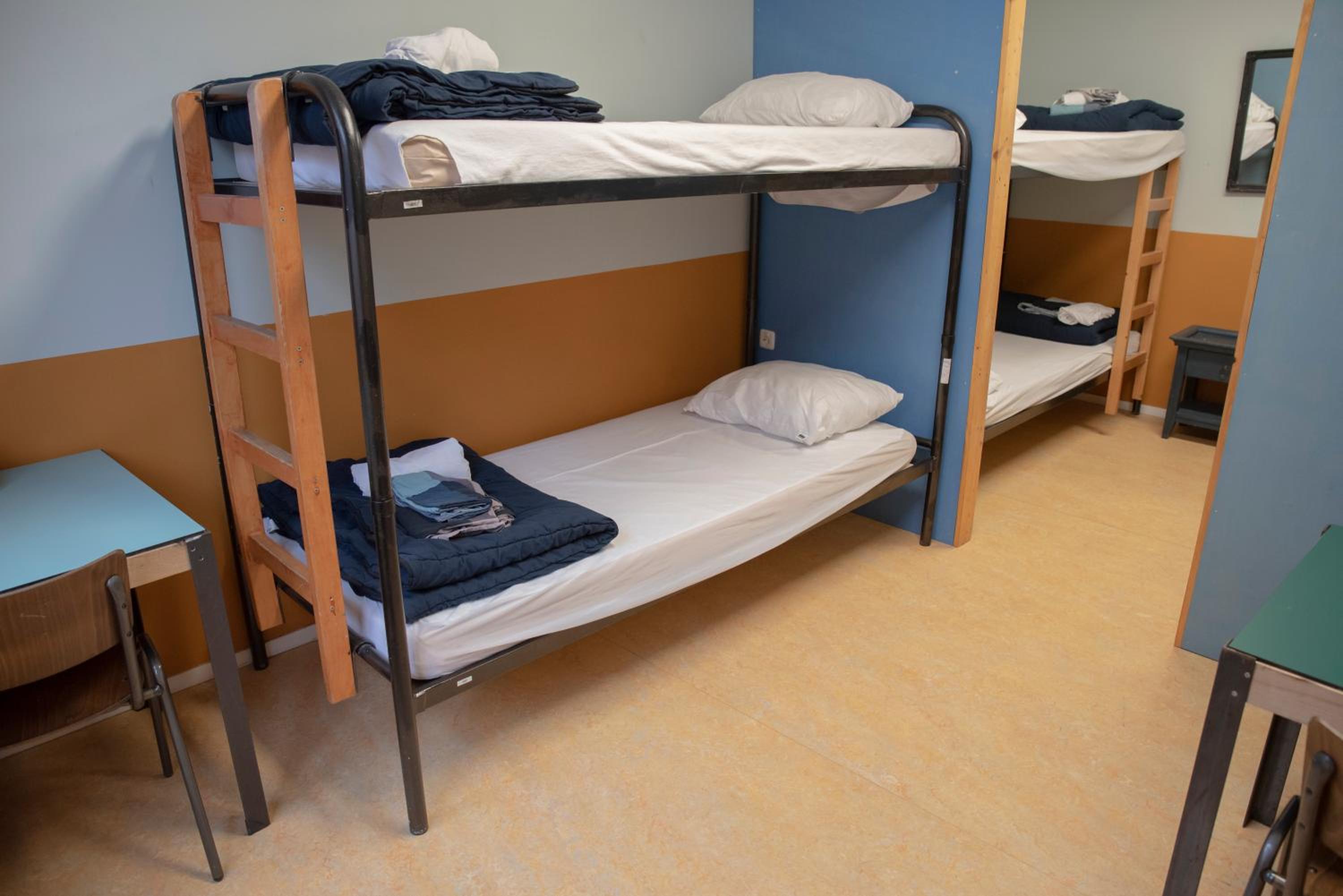 Single Bed in Mixed Dormitory Room