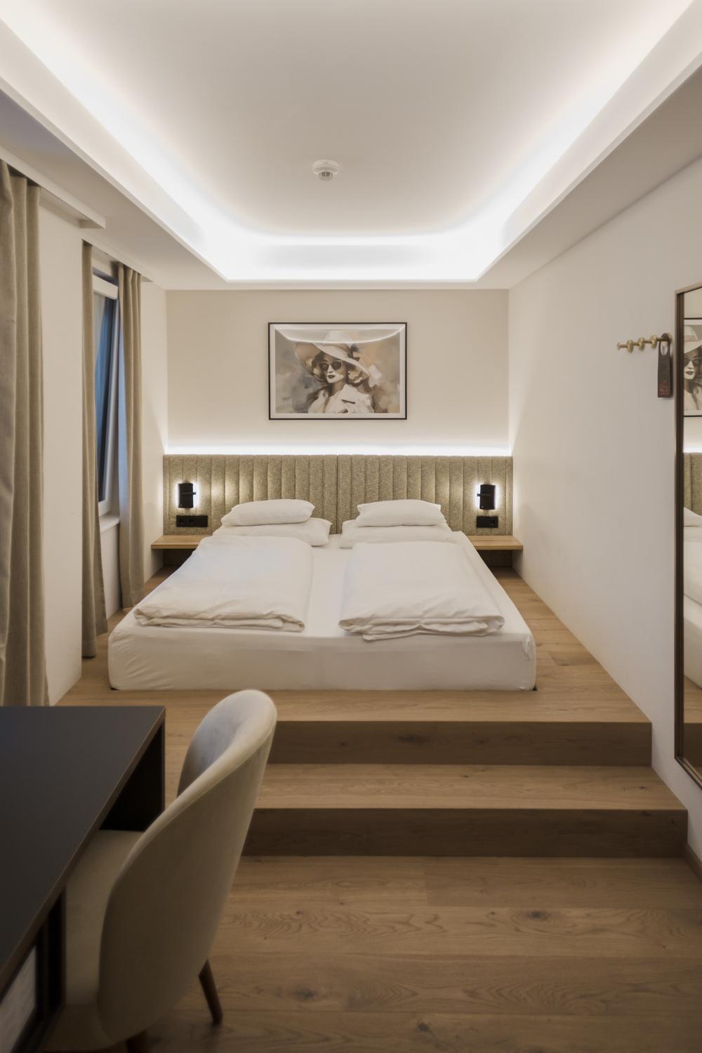 Deluxe Queen Room - Photo 2