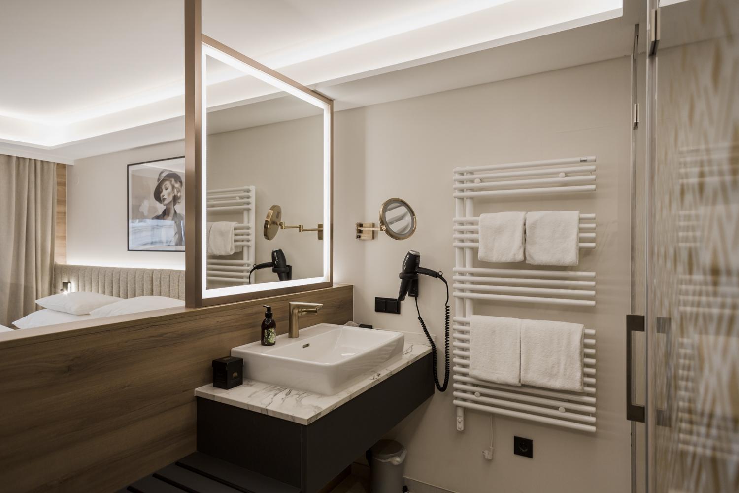 Deluxe Double Room - Photo 6
