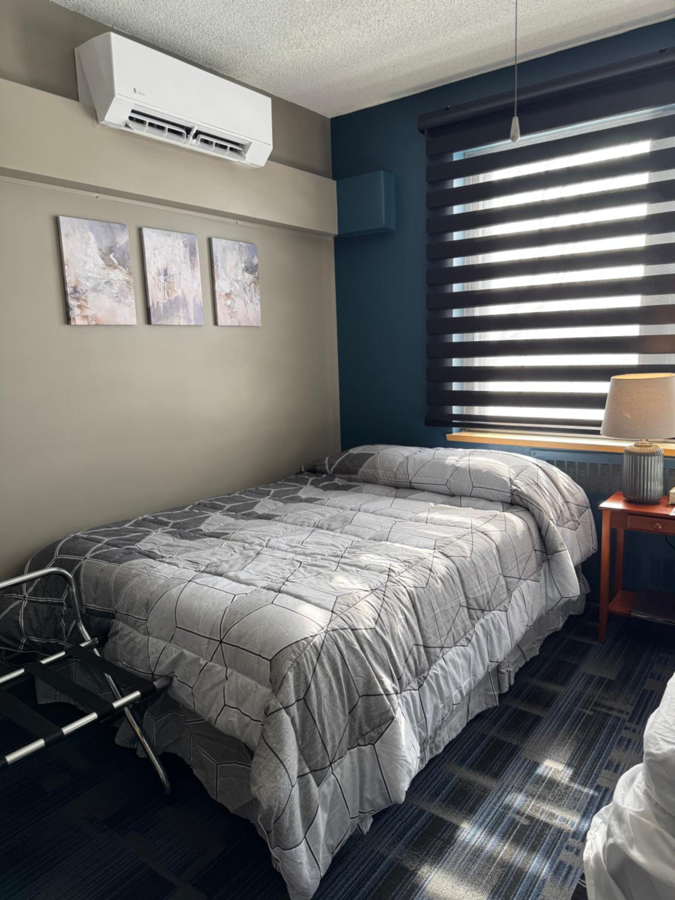 Single Room with Shared Bathroom photo 2