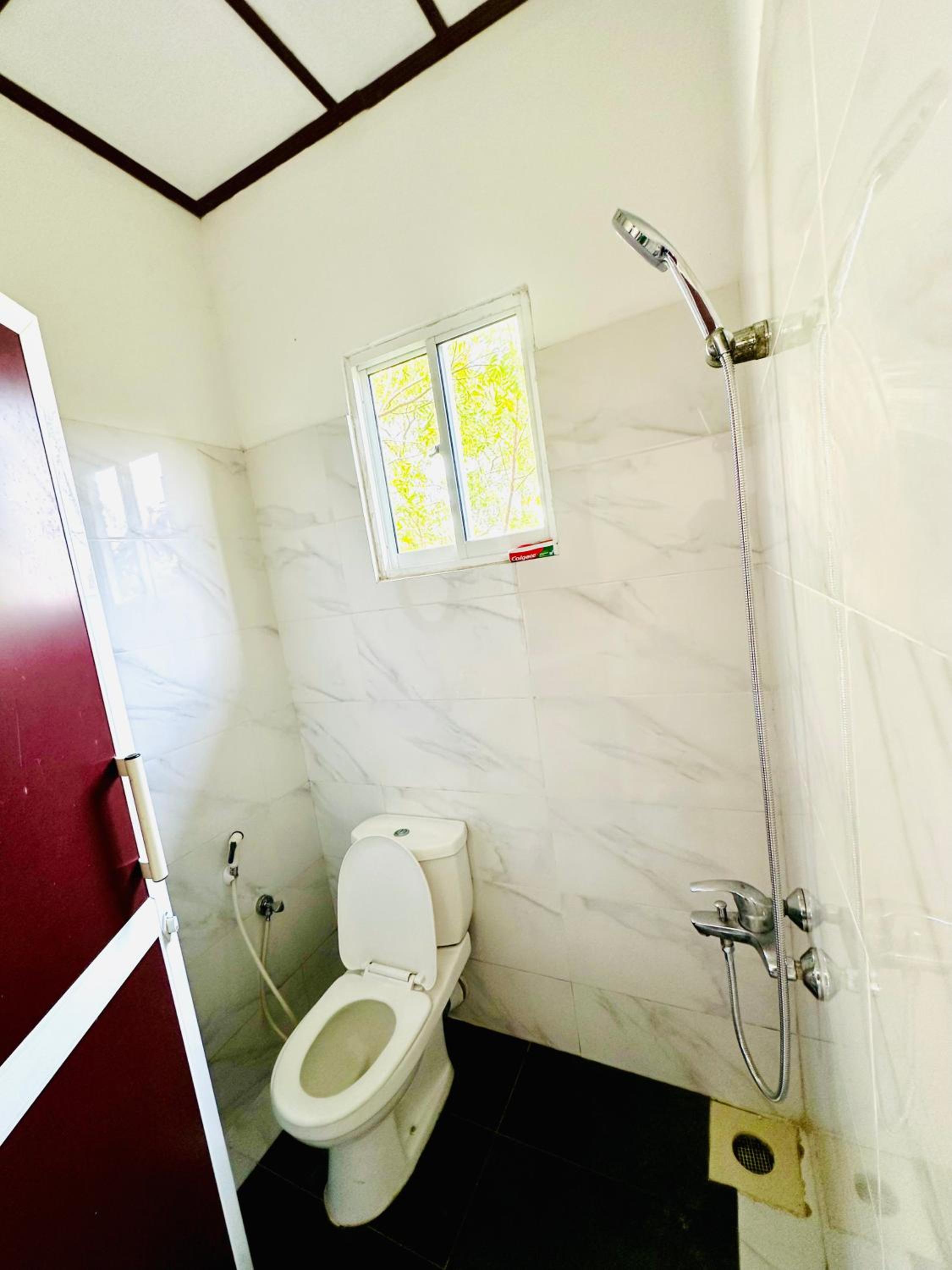 Budget Single Room - Photo 2