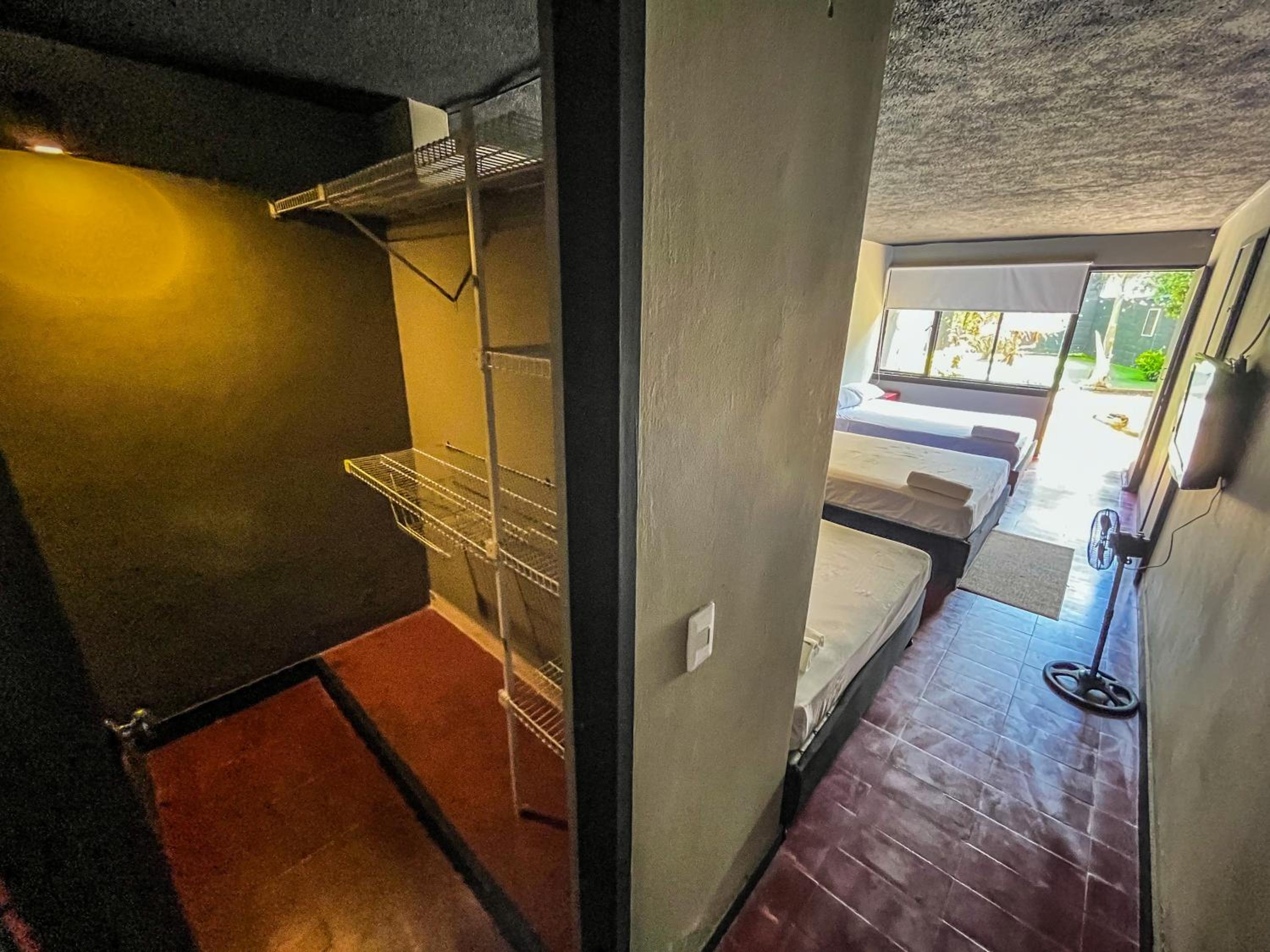 Family Room with Garden View photo 3