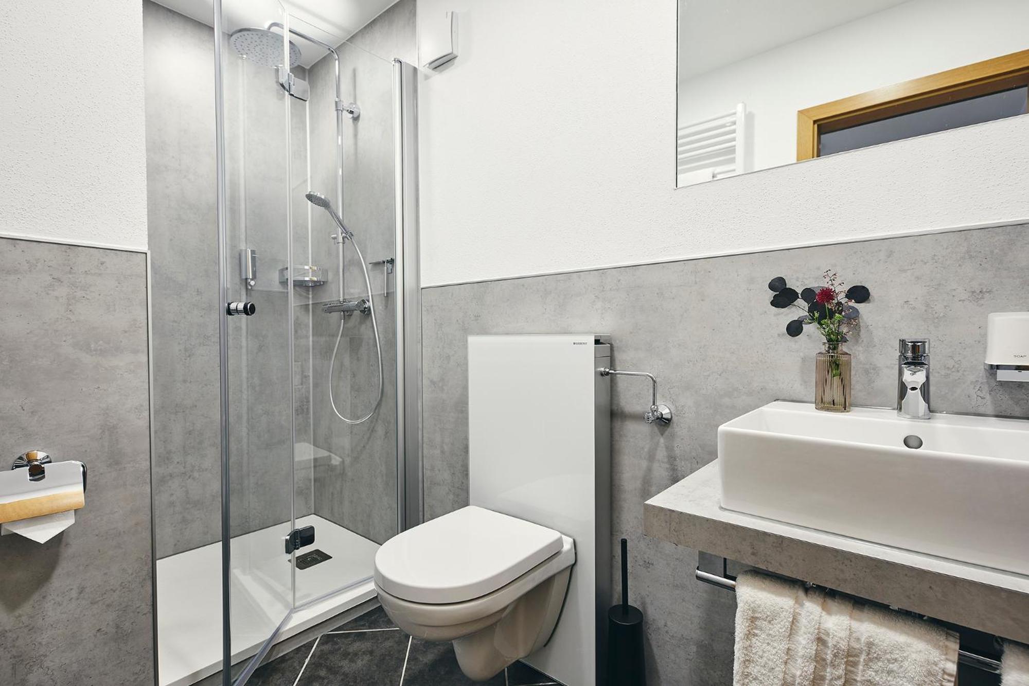 Double Room with Balcony - Photo 2