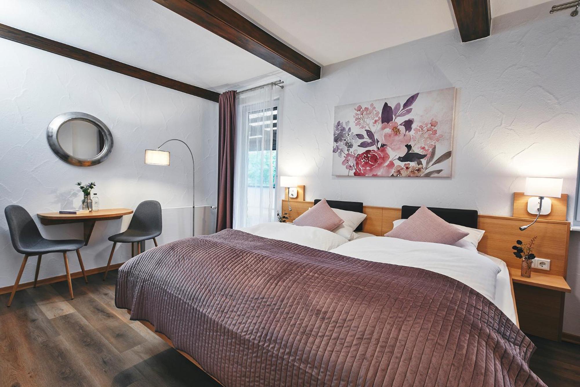 Double Room with Balcony - Photo 4