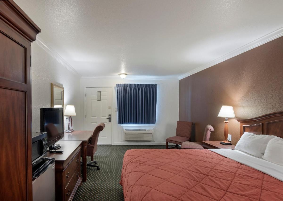 Standard King Room - Non-Smoking  photo 1