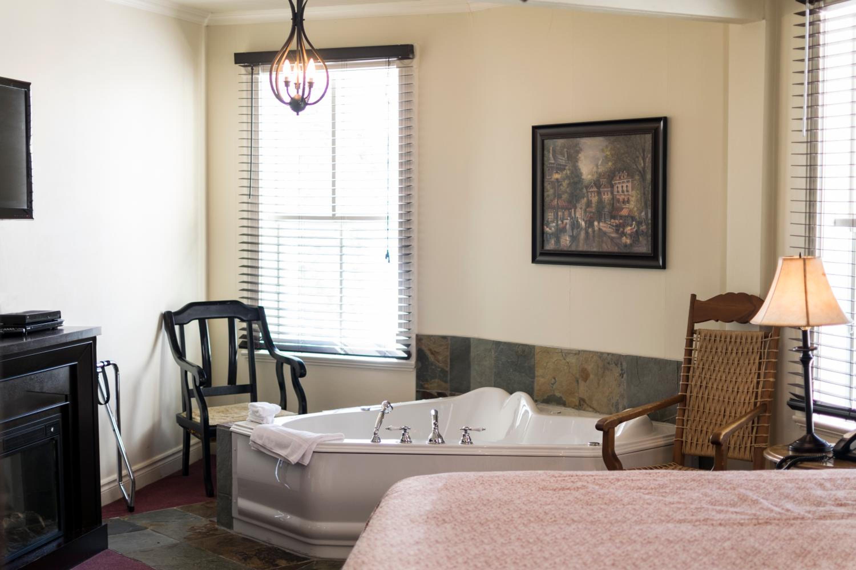 King Room with Spa Bath photo 3