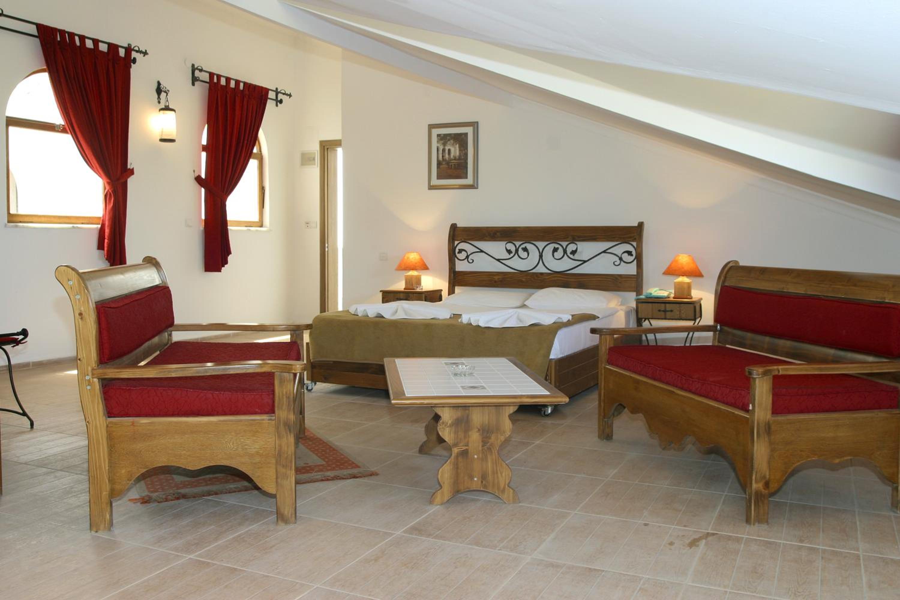 Family Room - Photo 4