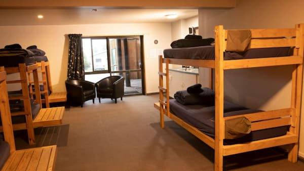 Bed in 10-Bed Mixed Dormitory Room photo 2