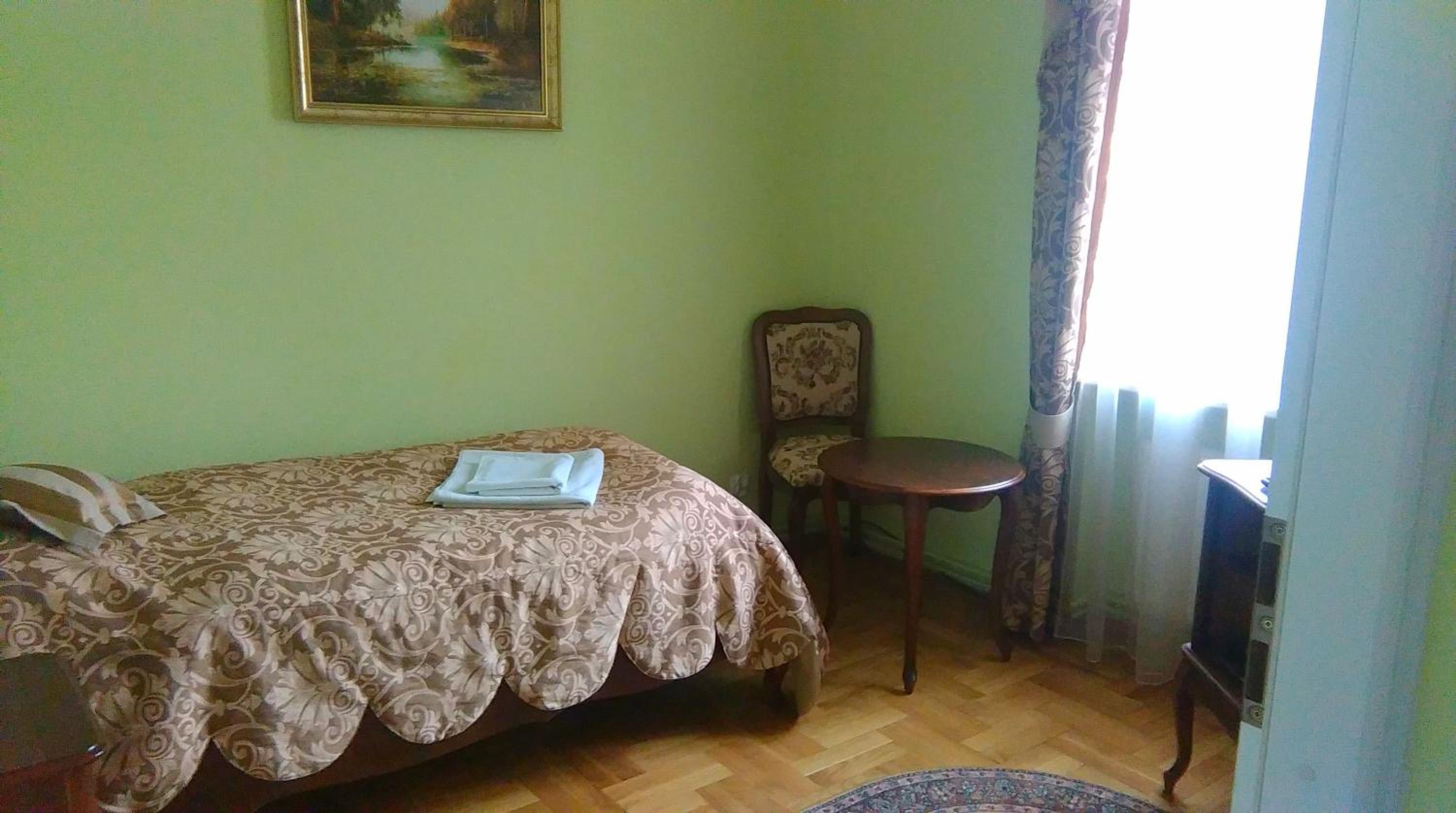 Small Single Room photo 1