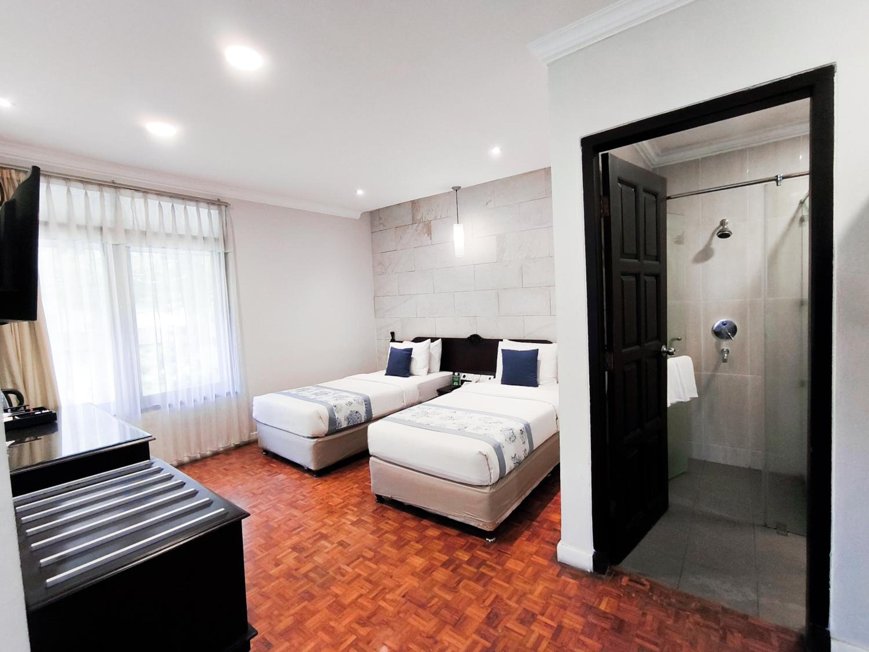 Deluxe Twin Room with Garden View photo 3
