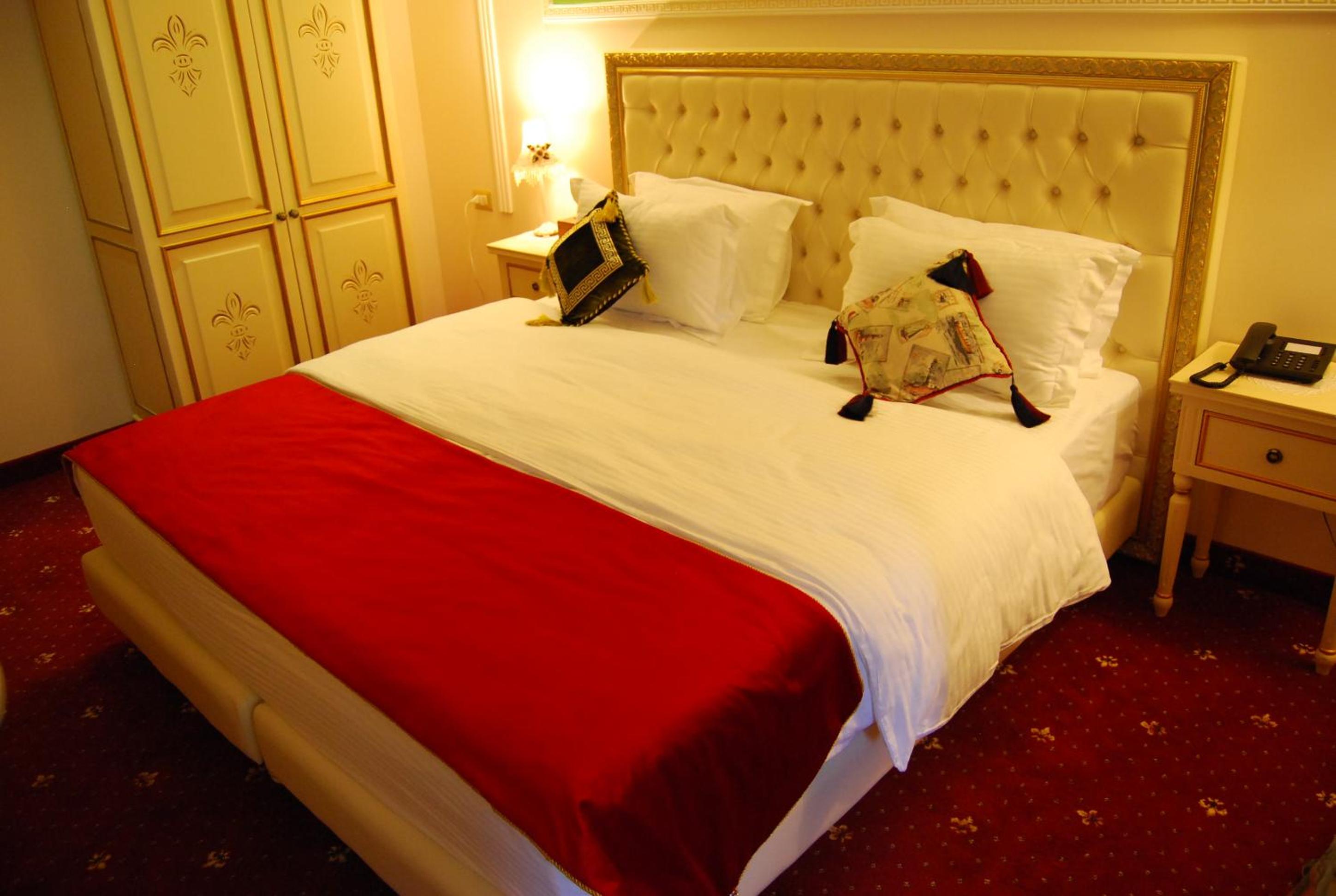 Special Offer - Double Room - With Free Airport Shuttle