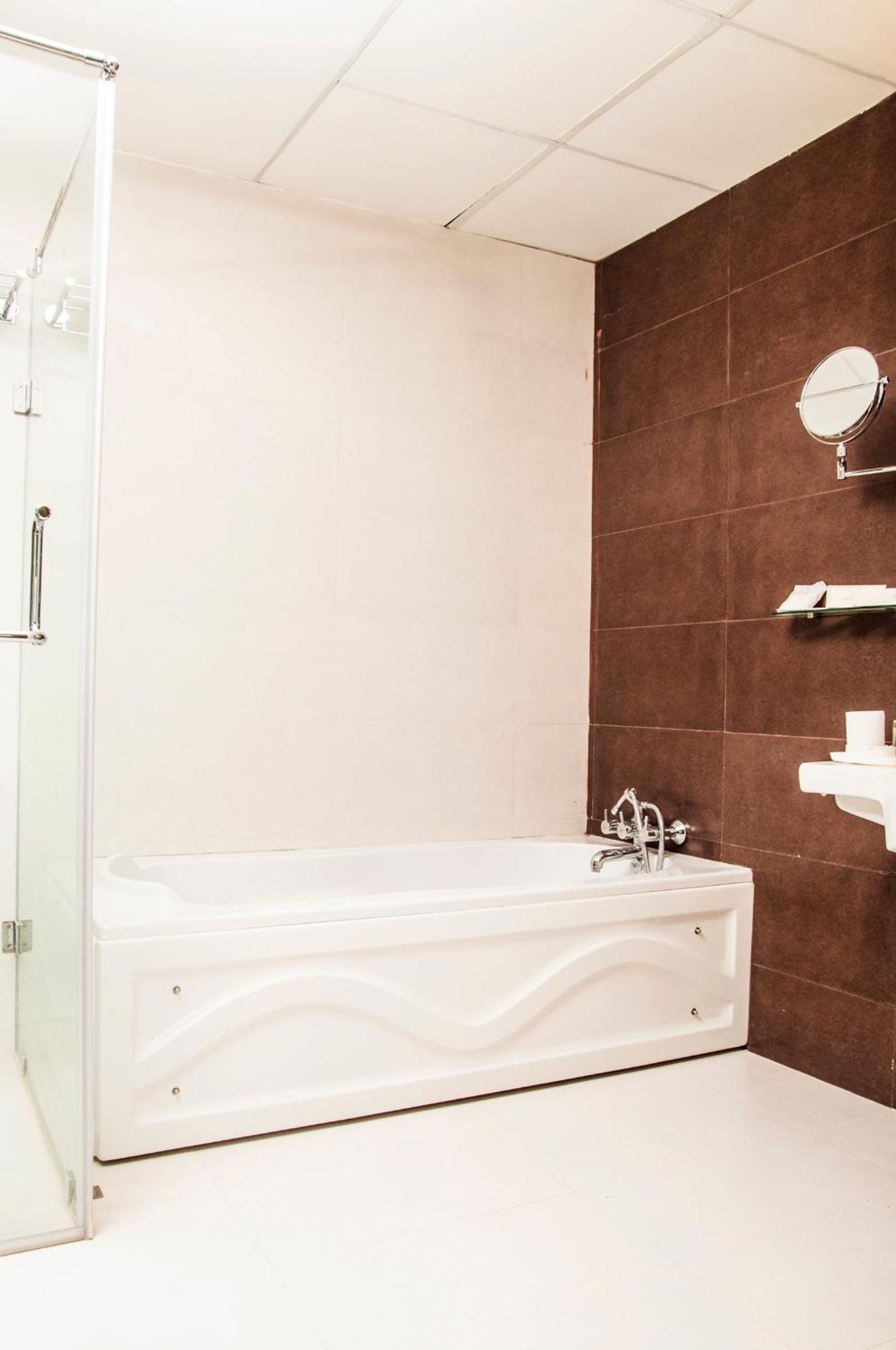 Premium Suite - Photo 2