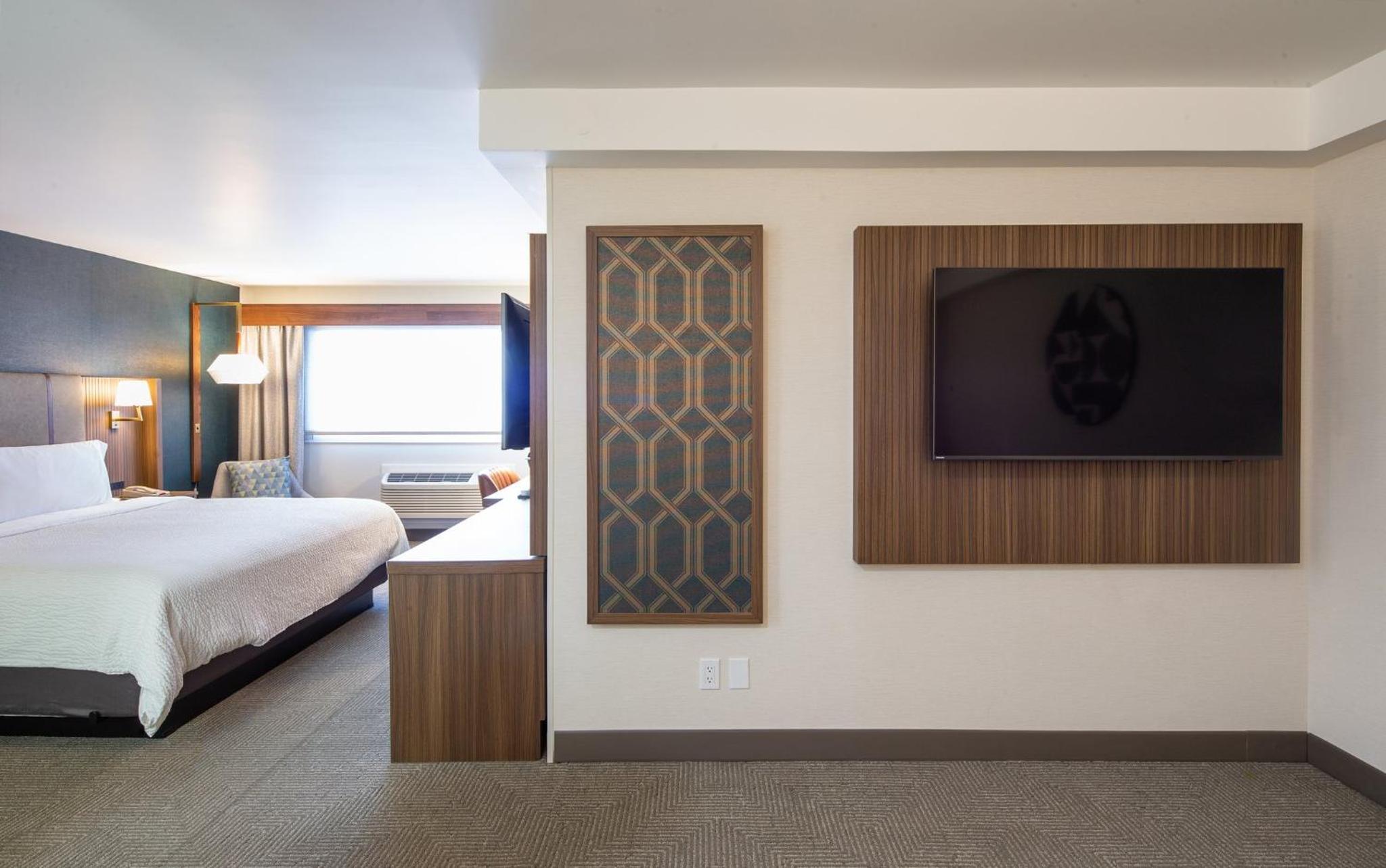King Suite - Photo 2
